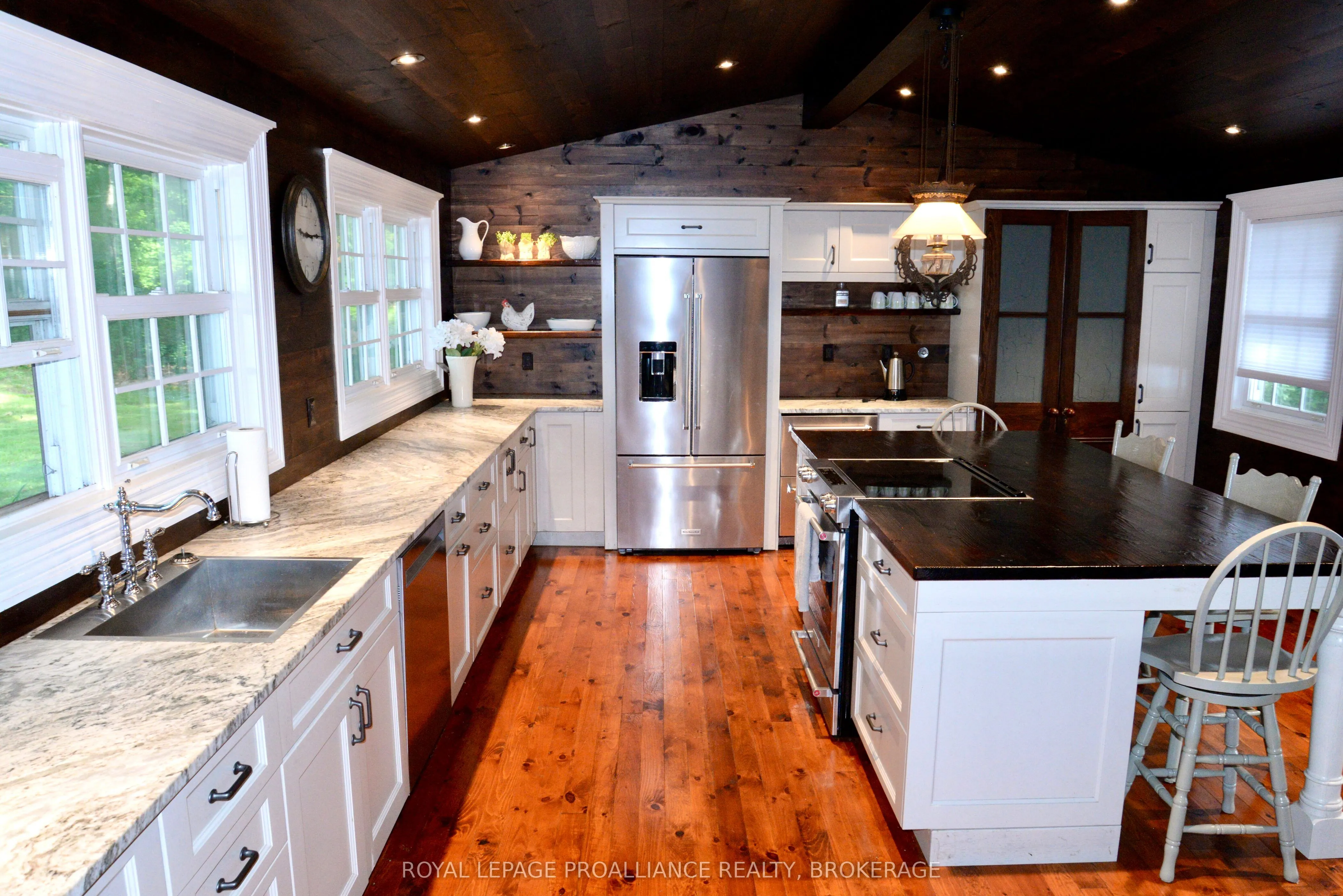 121 Tremont Park Island
