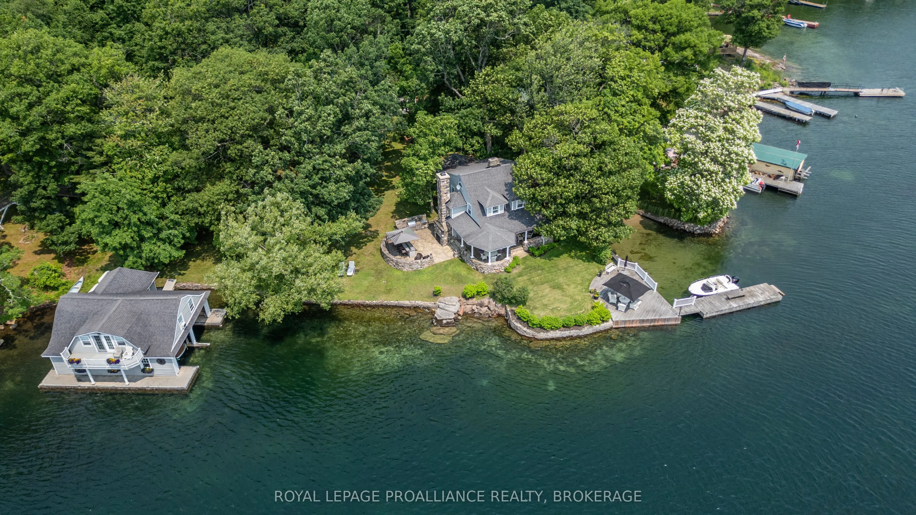 121 Tremont Park Island