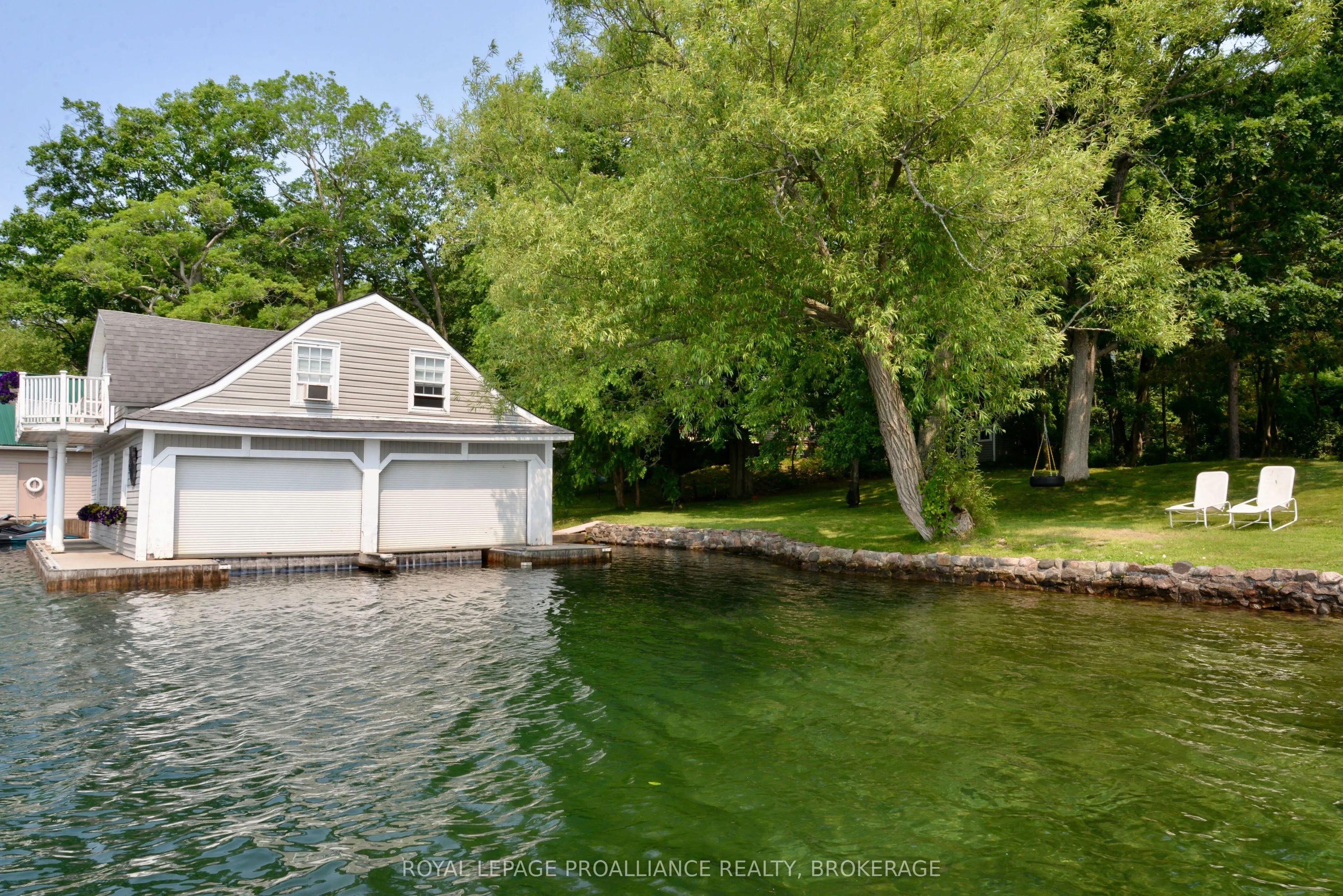 121 Tremont Park Island