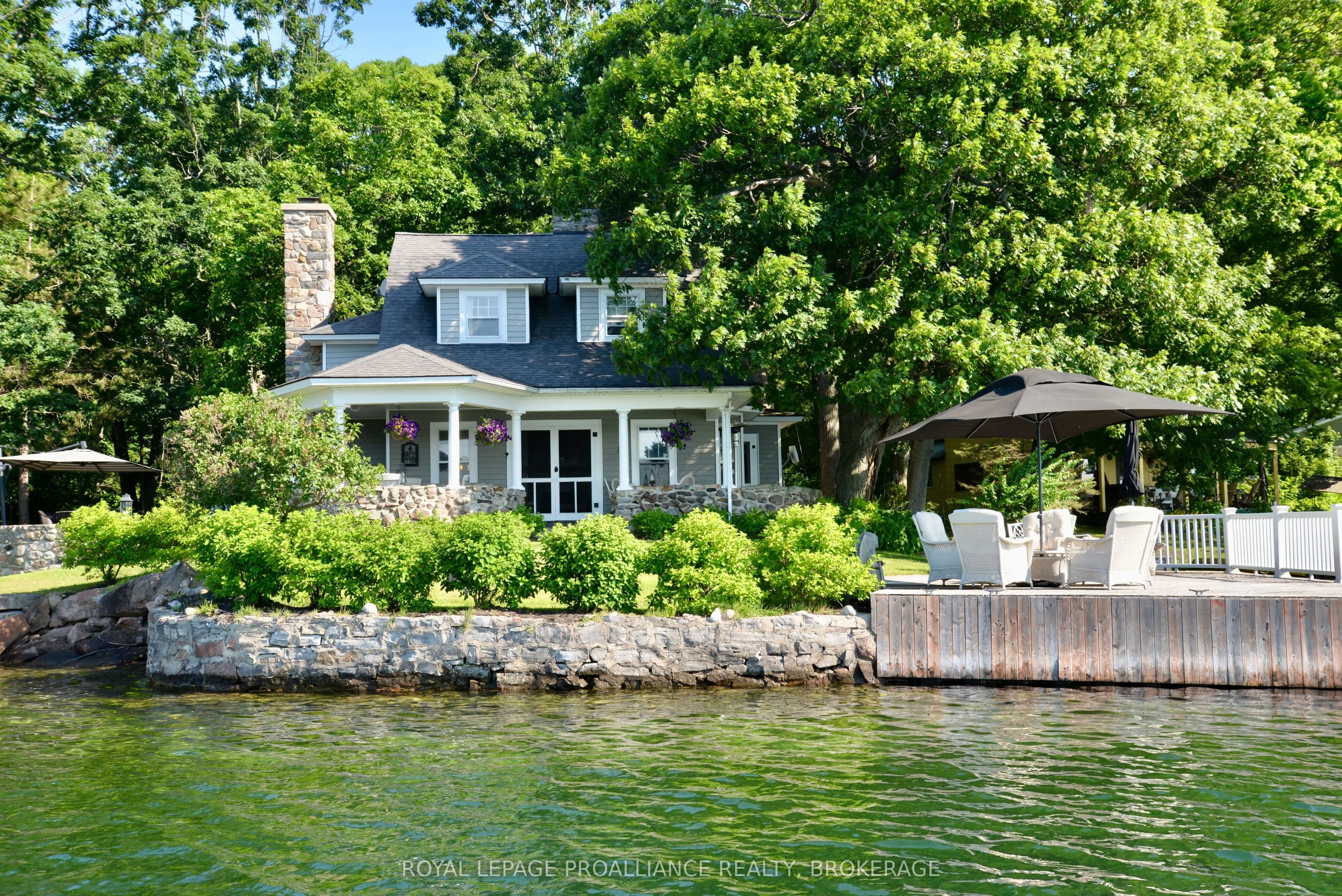 121 Tremont Park Island