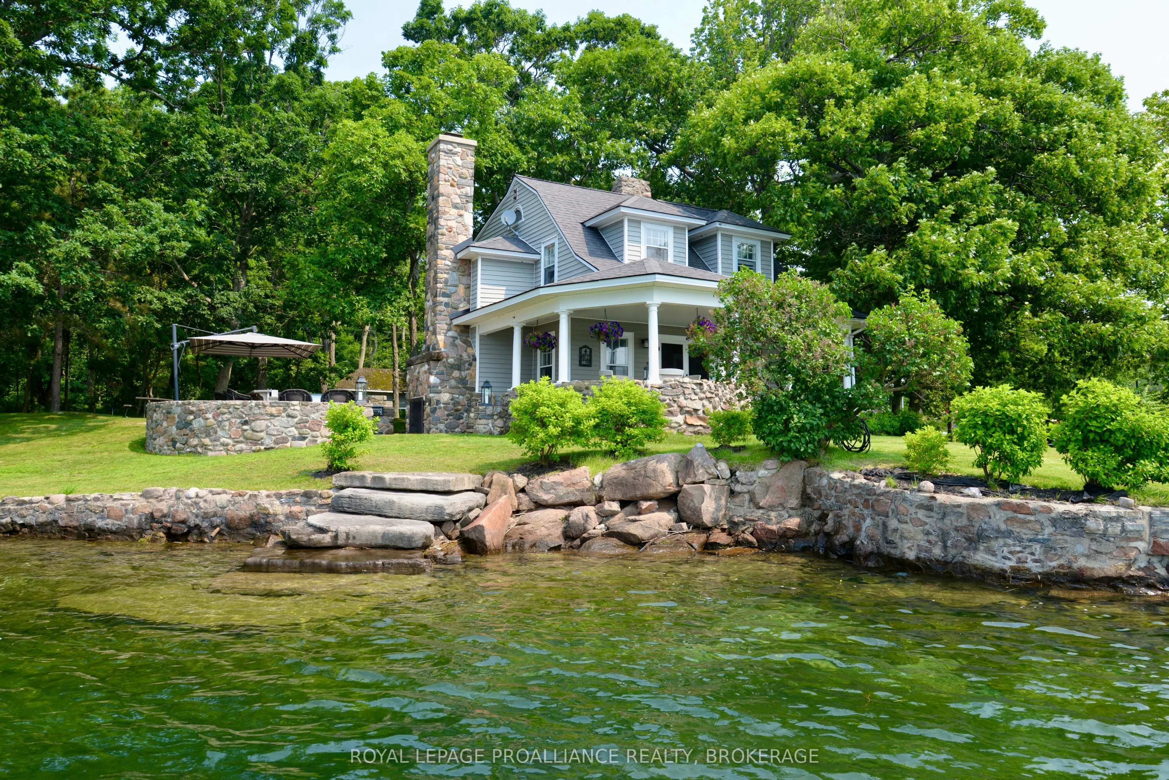 121 Tremont Park Island