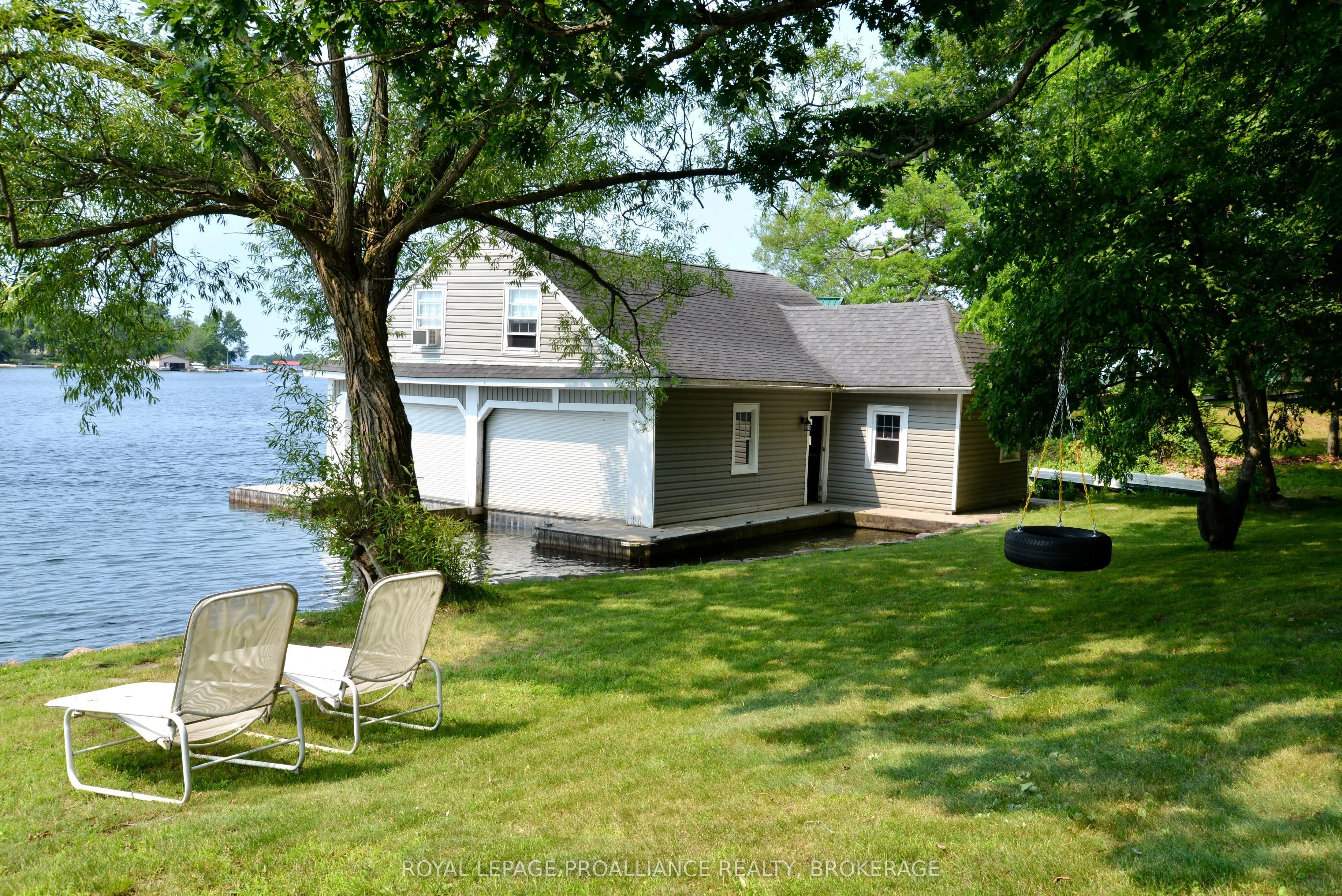 121 Tremont Park Island