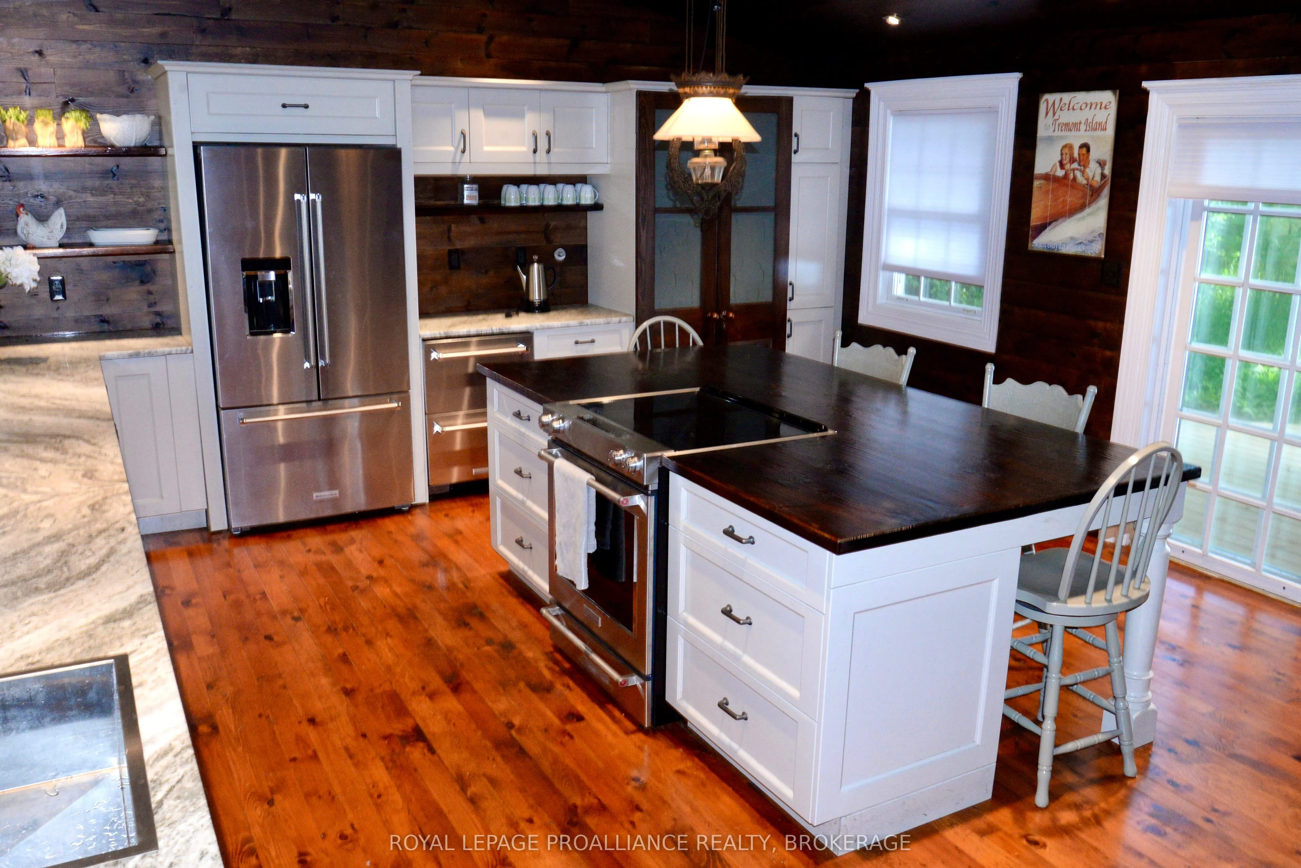 121 Tremont Park Island
