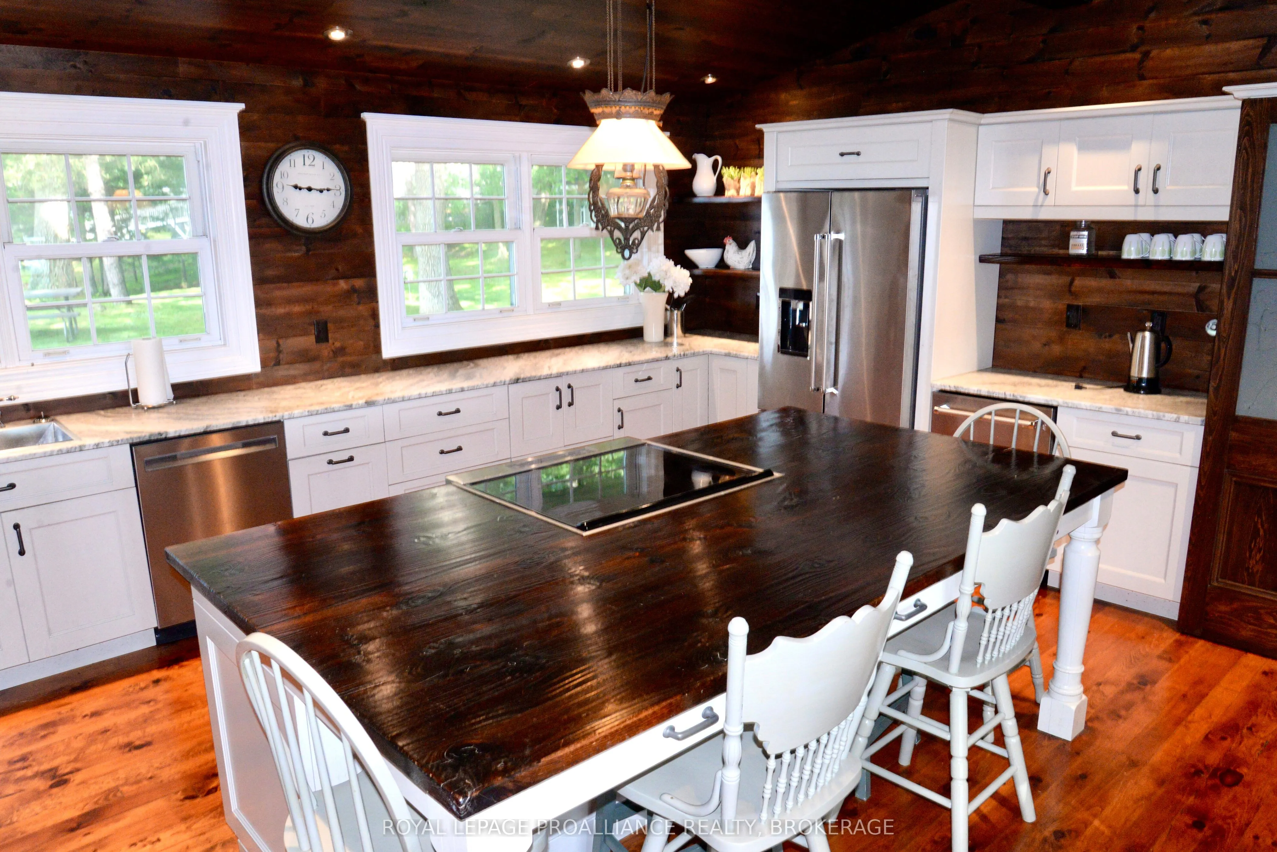 121 Tremont Park Island