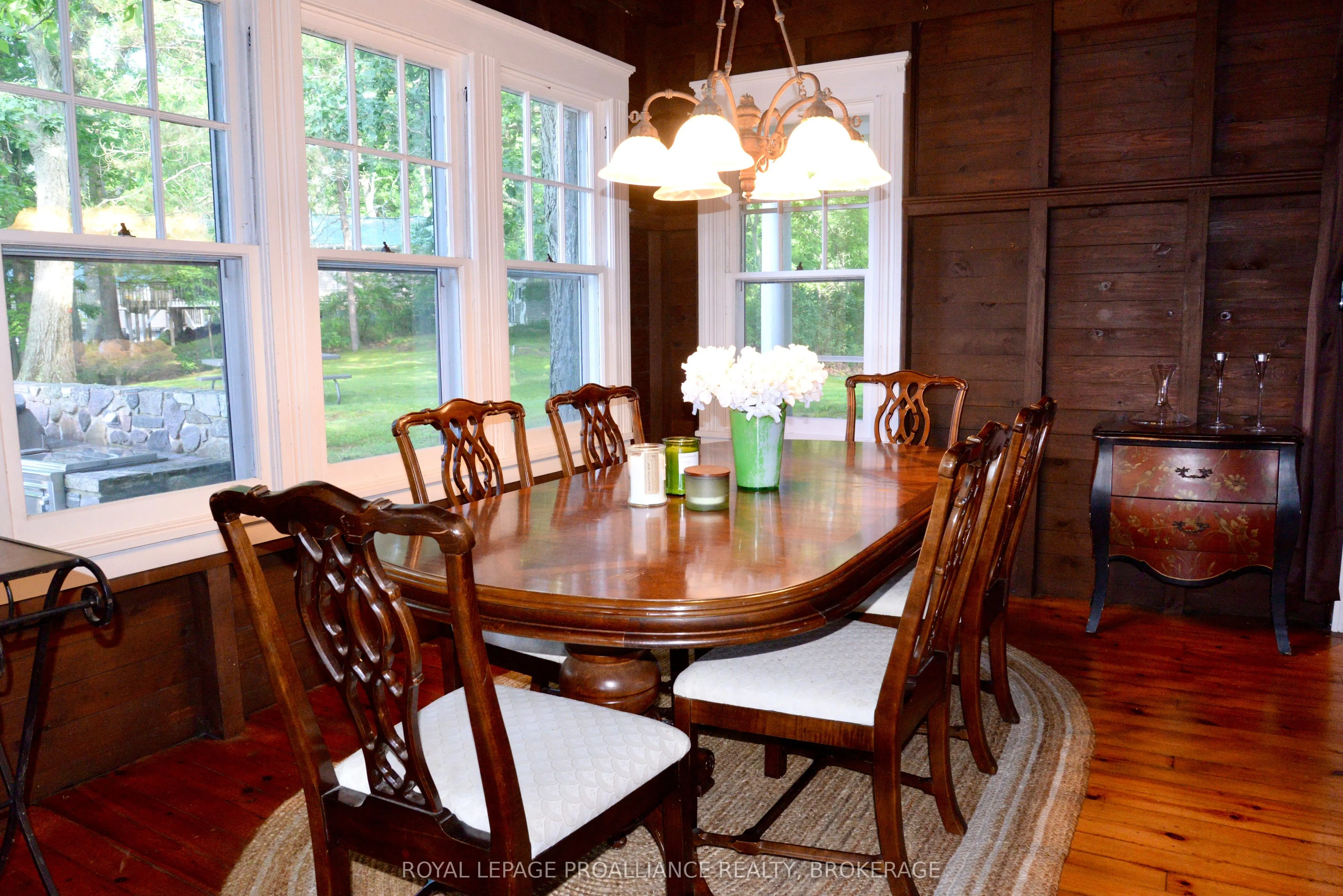 121 Tremont Park Island