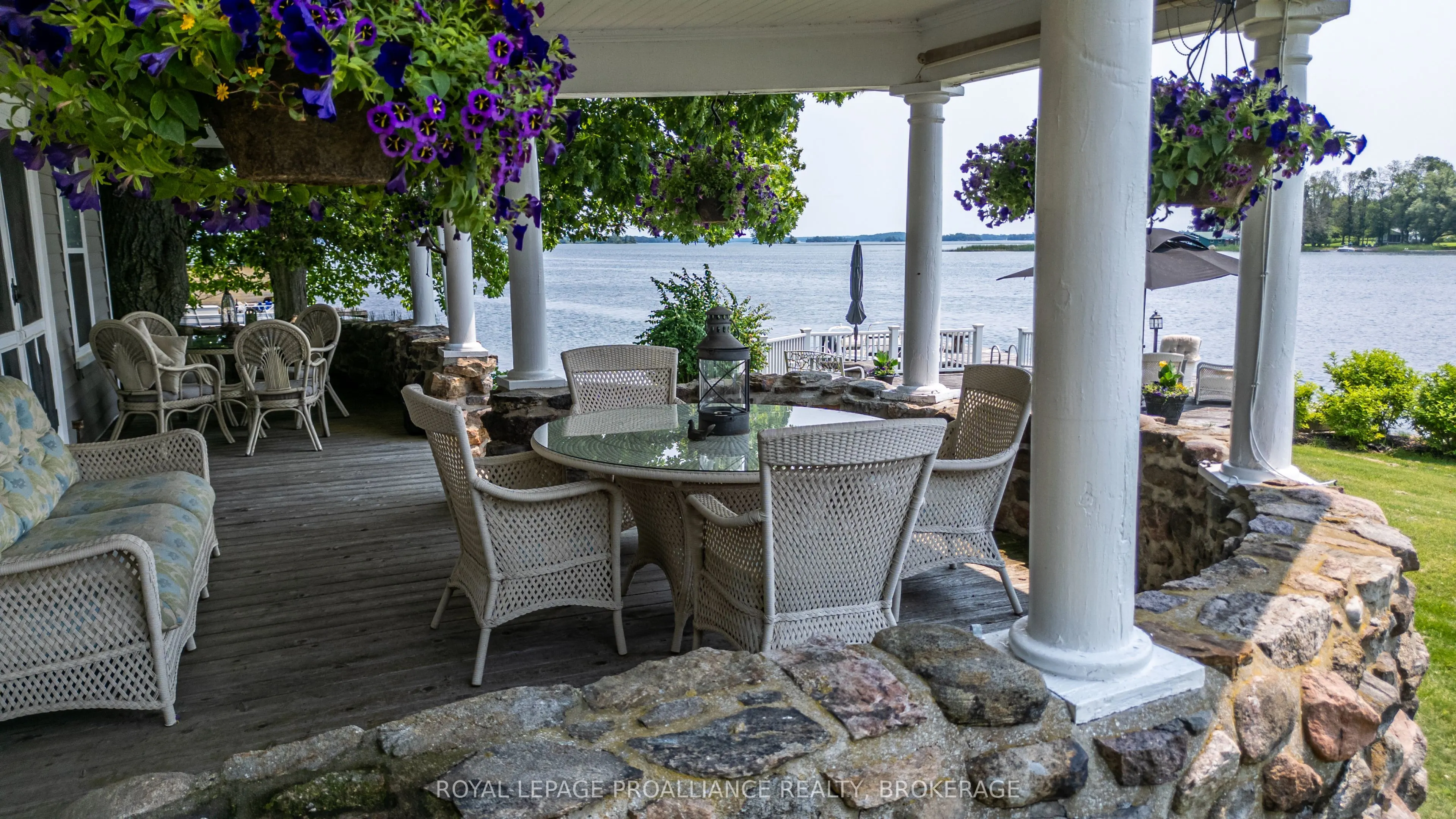 121 Tremont Park Island