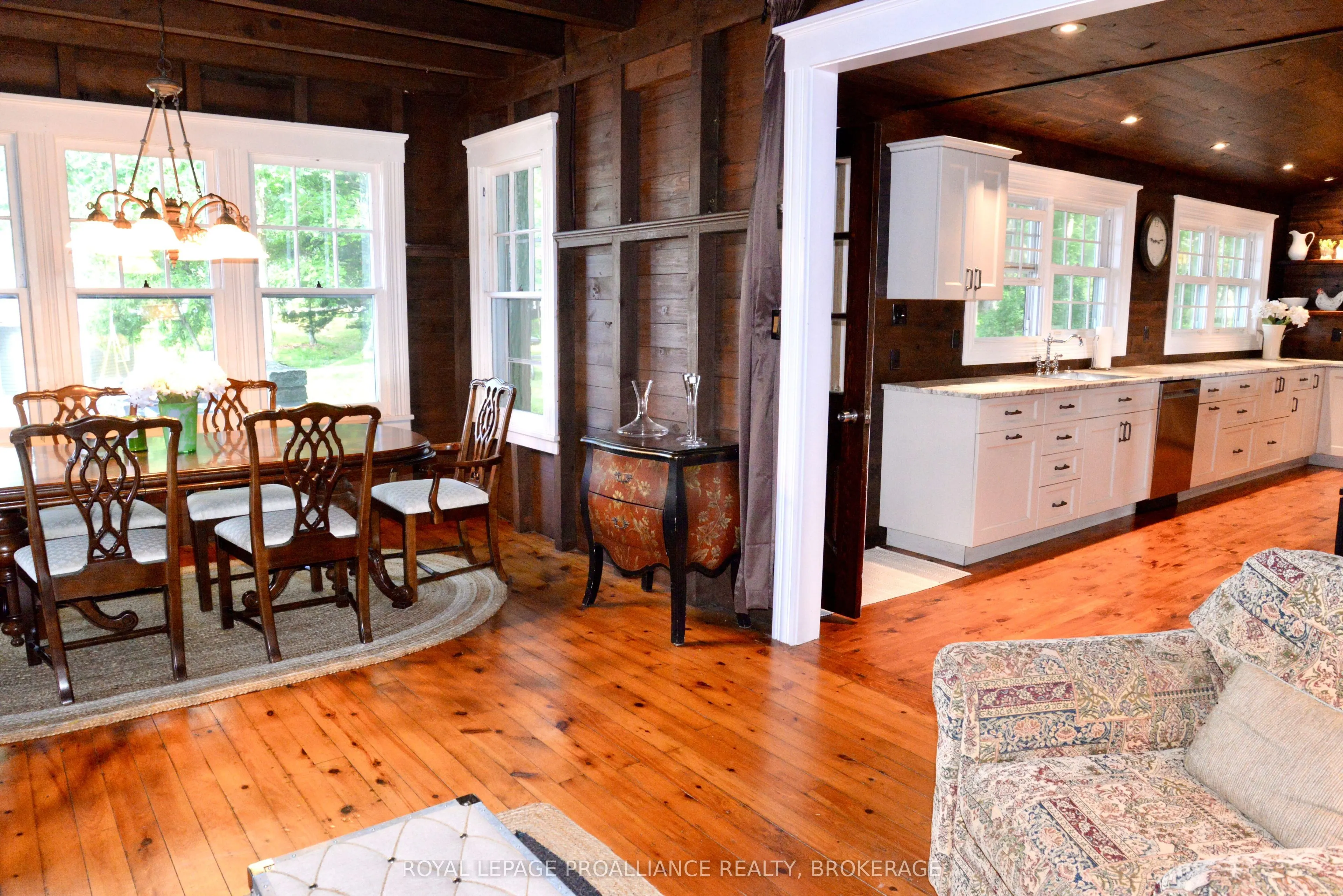 121 Tremont Park Island