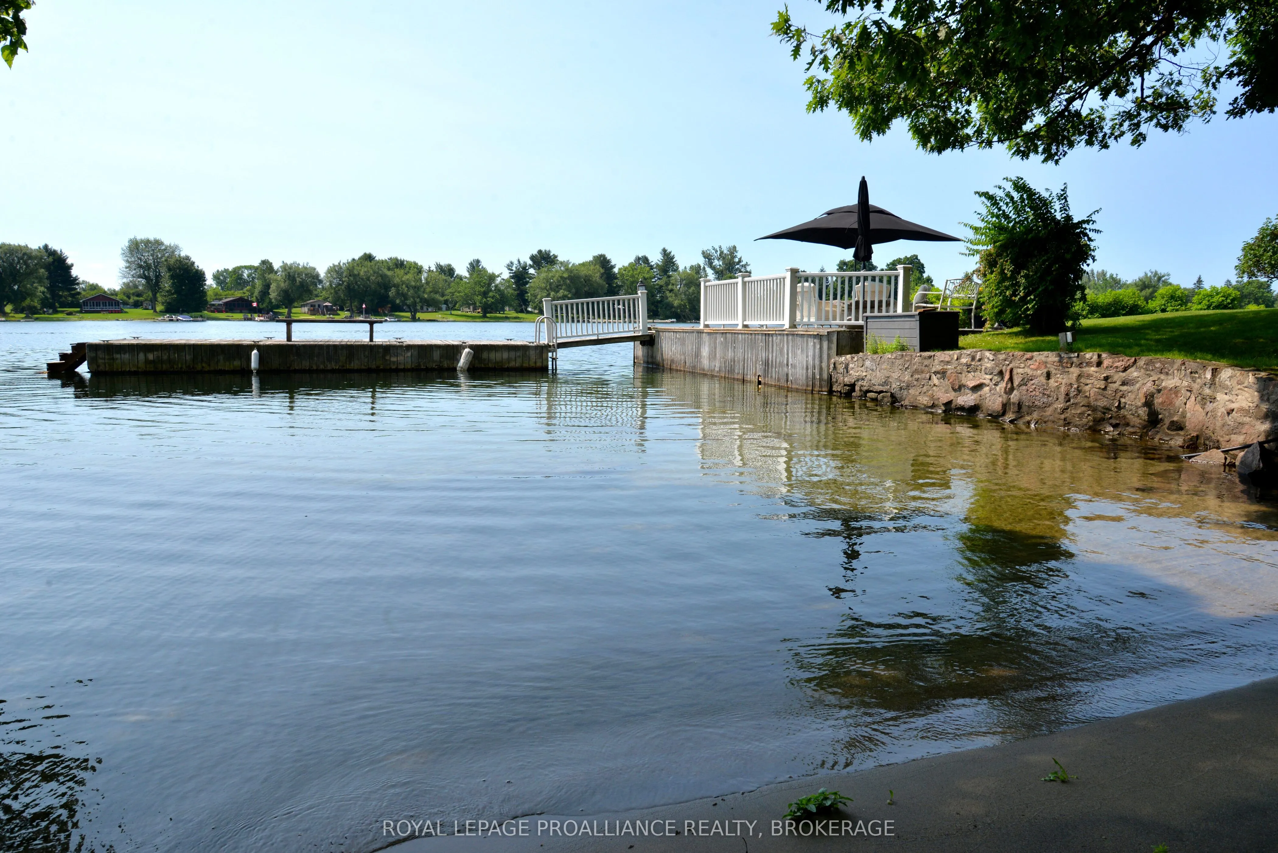 121 Tremont Park Island
