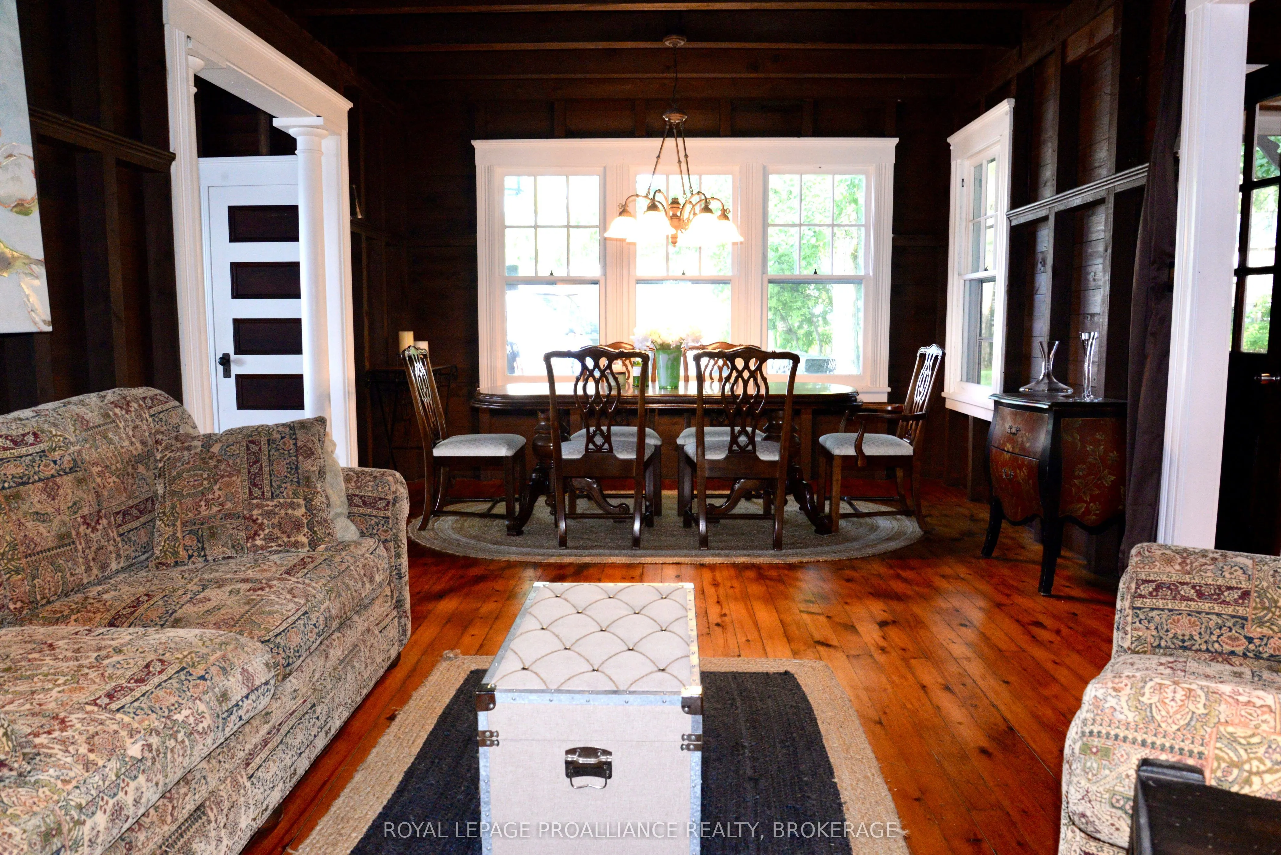 121 Tremont Park Island