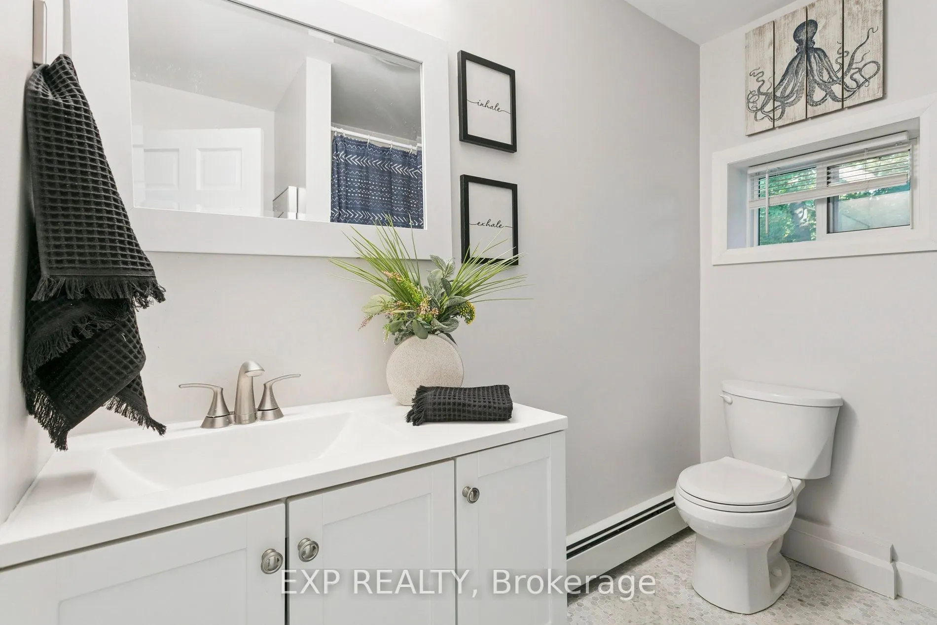 132 Queen Street W