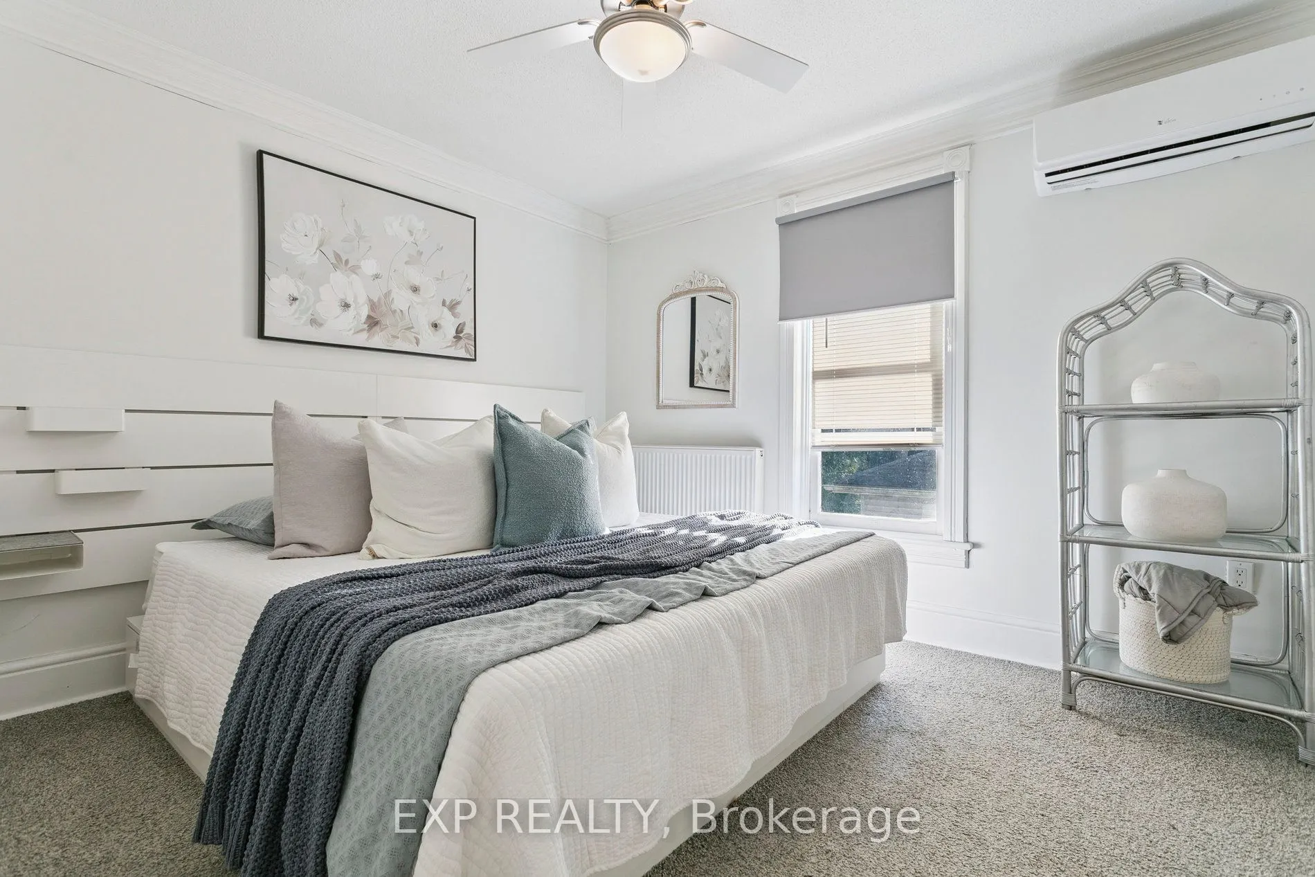 132 Queen Street W