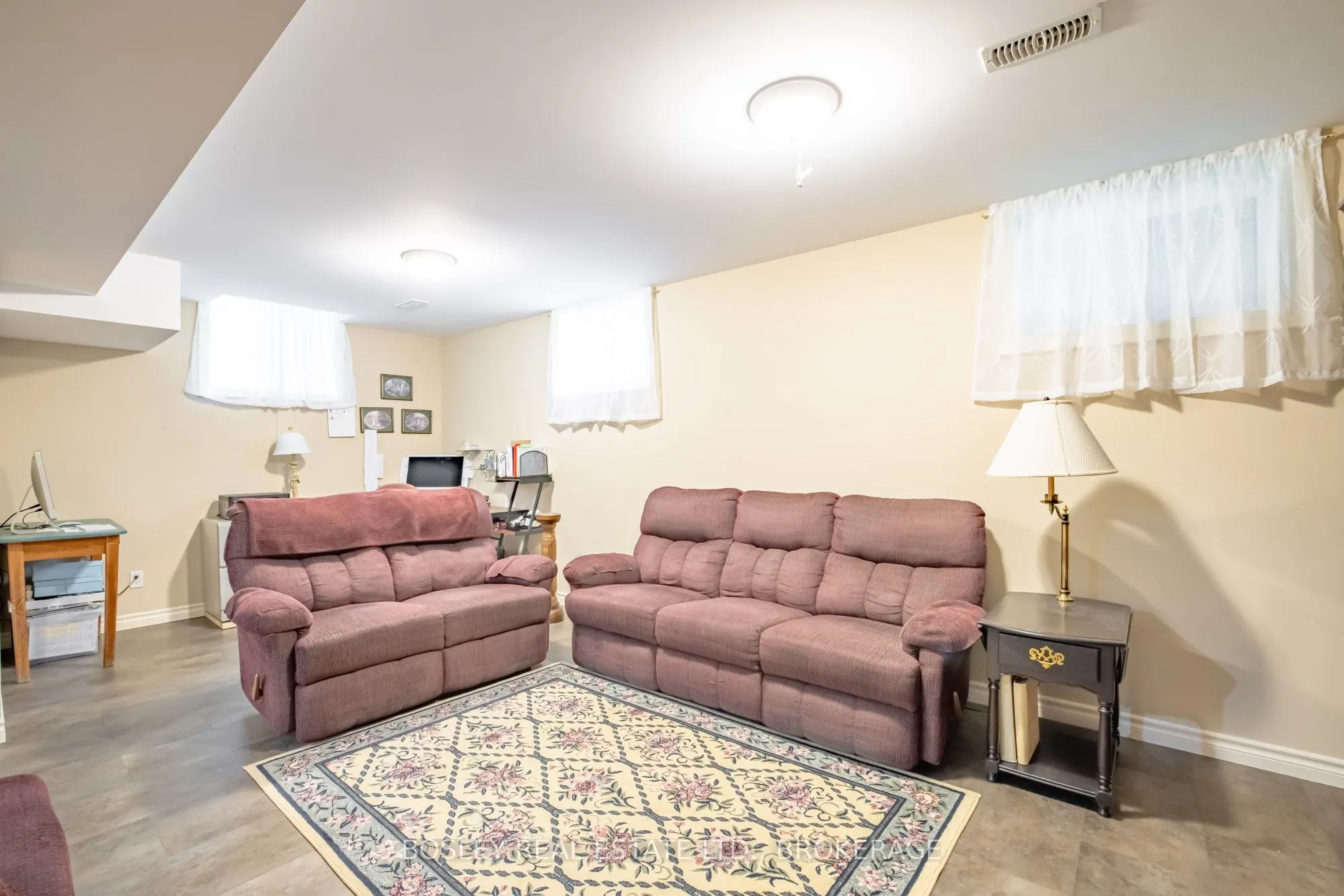 409 Niagara Street, #16