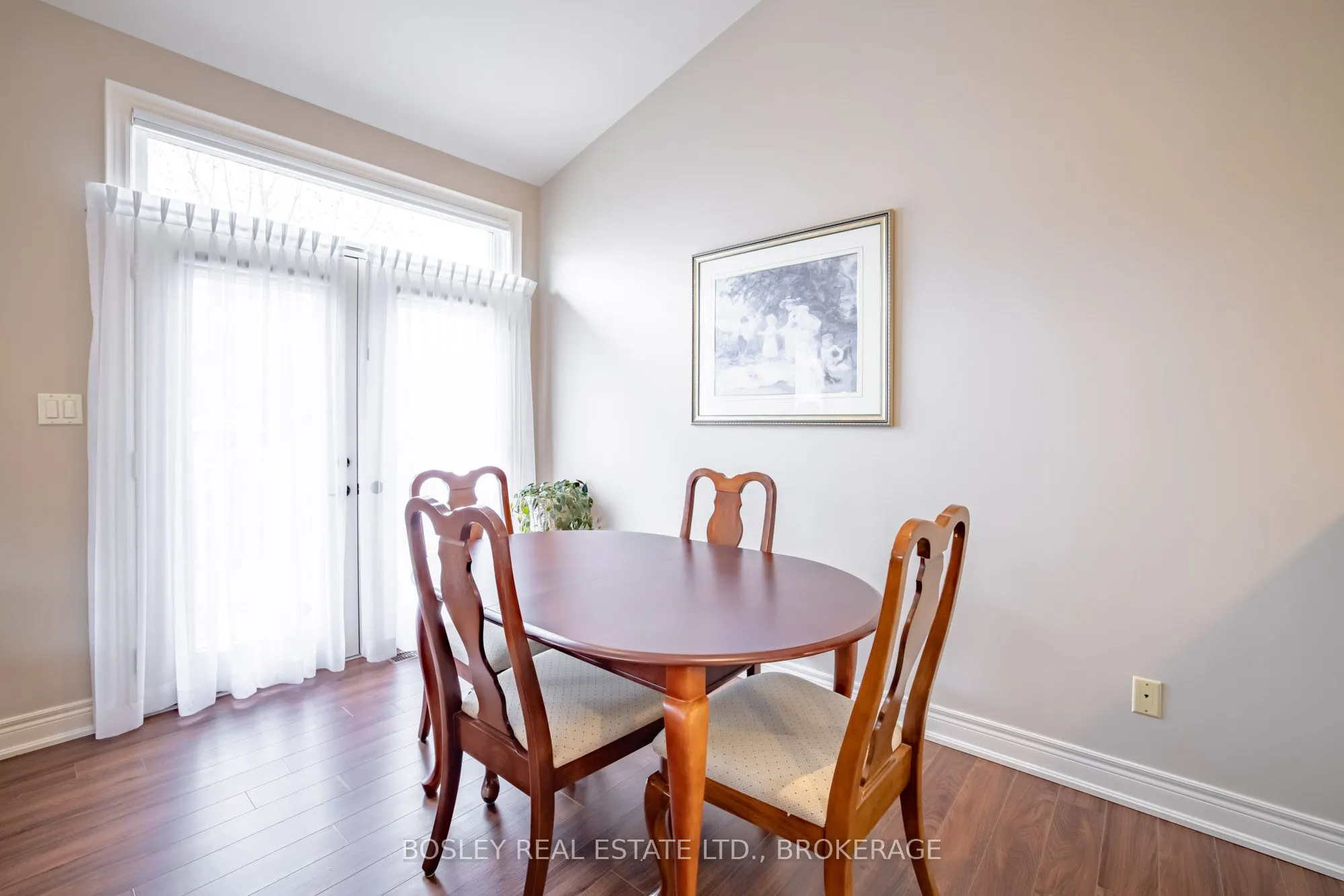409 Niagara Street, #16