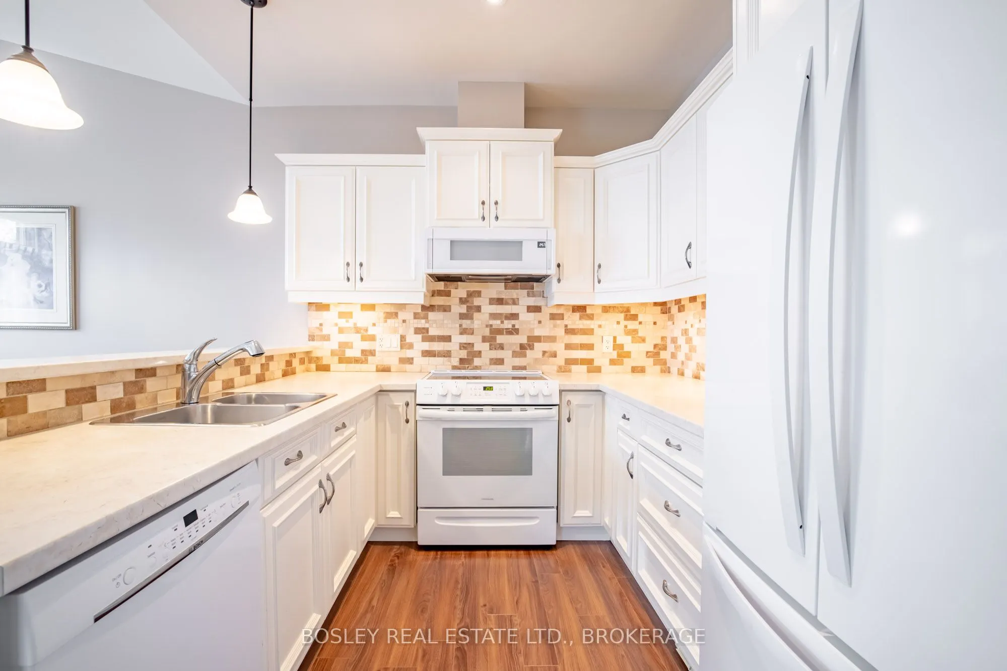 409 Niagara Street, #16