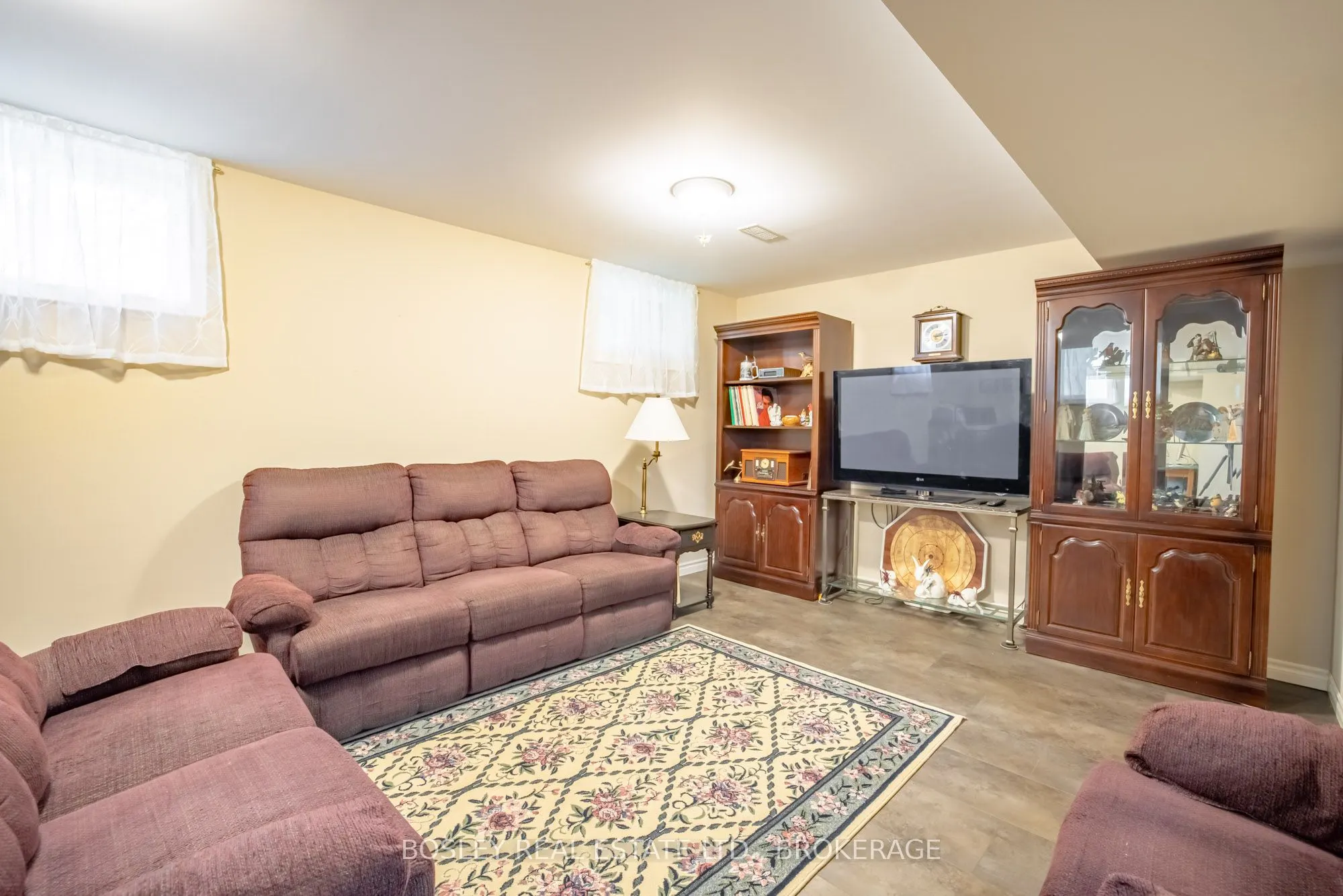 409 Niagara Street, #16