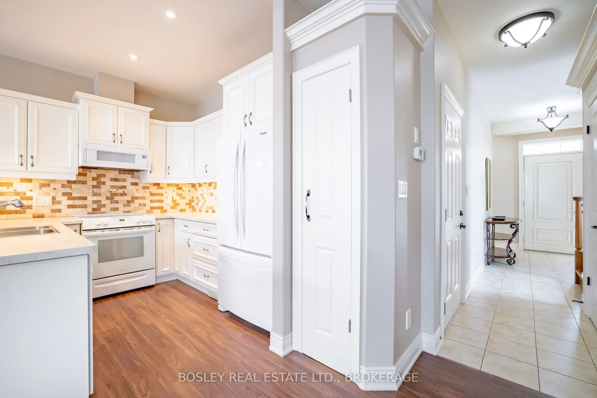 409 Niagara Street, #16