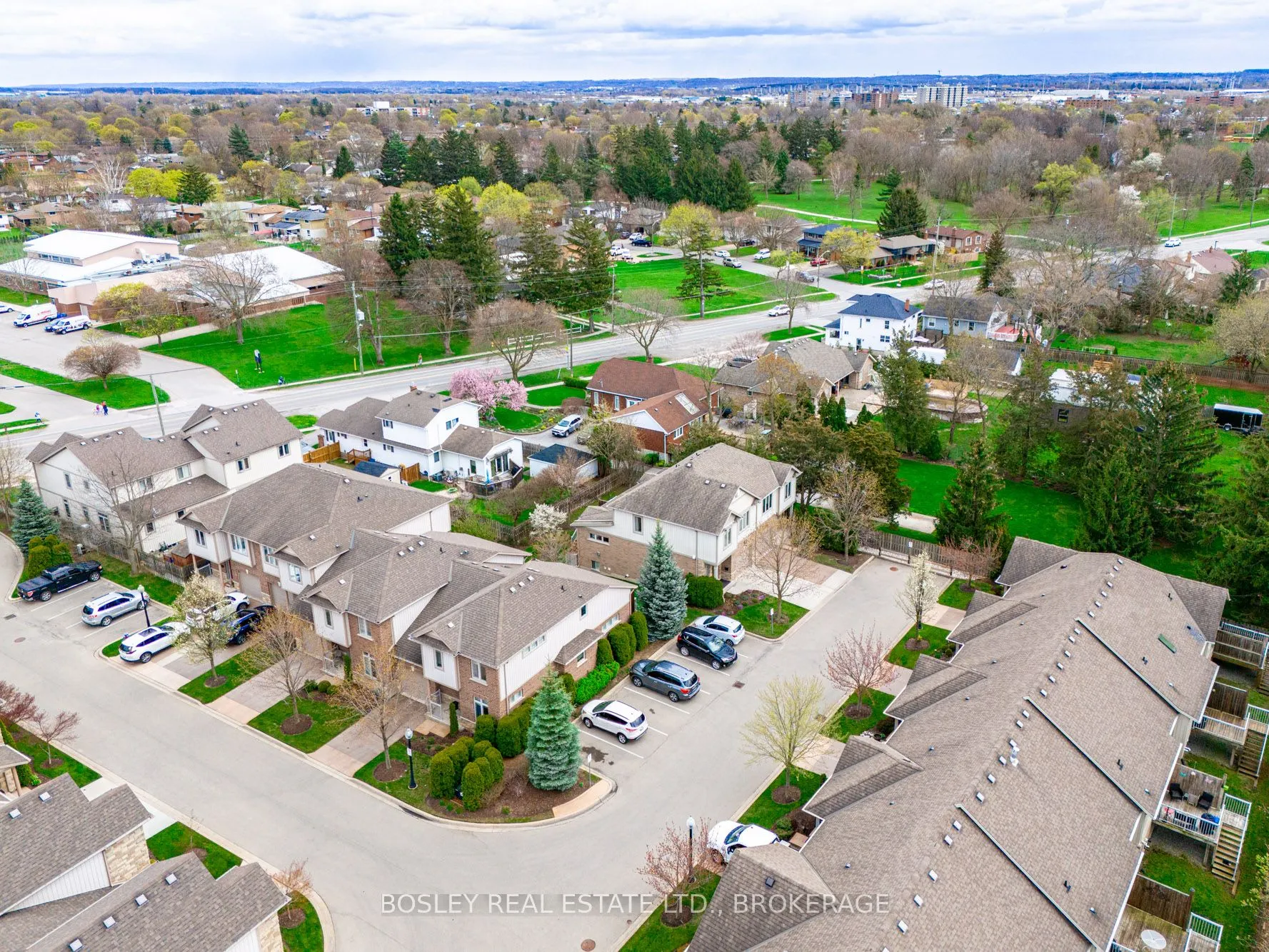 409 Niagara Street, #16