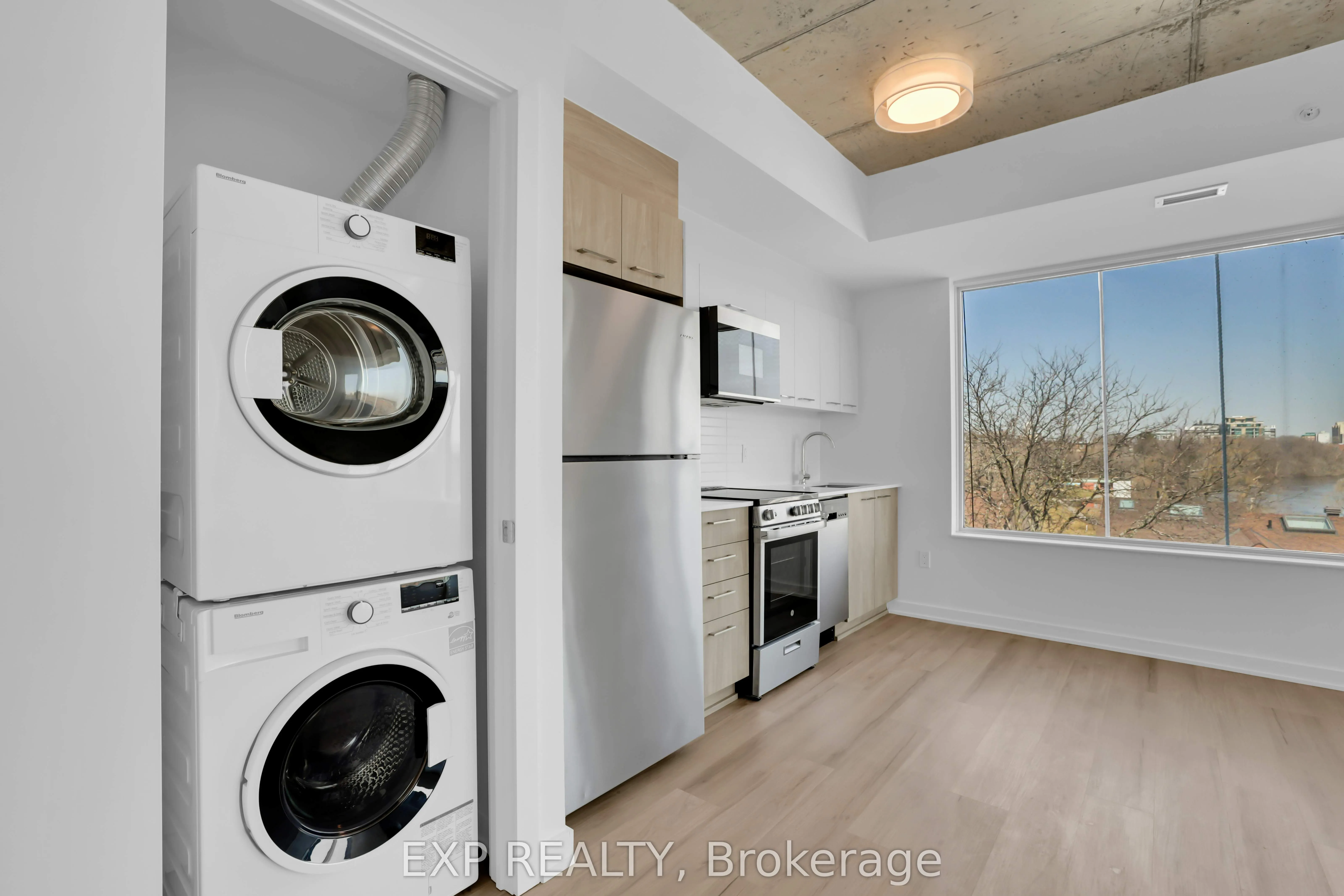 36 Robinson Avenue, #812