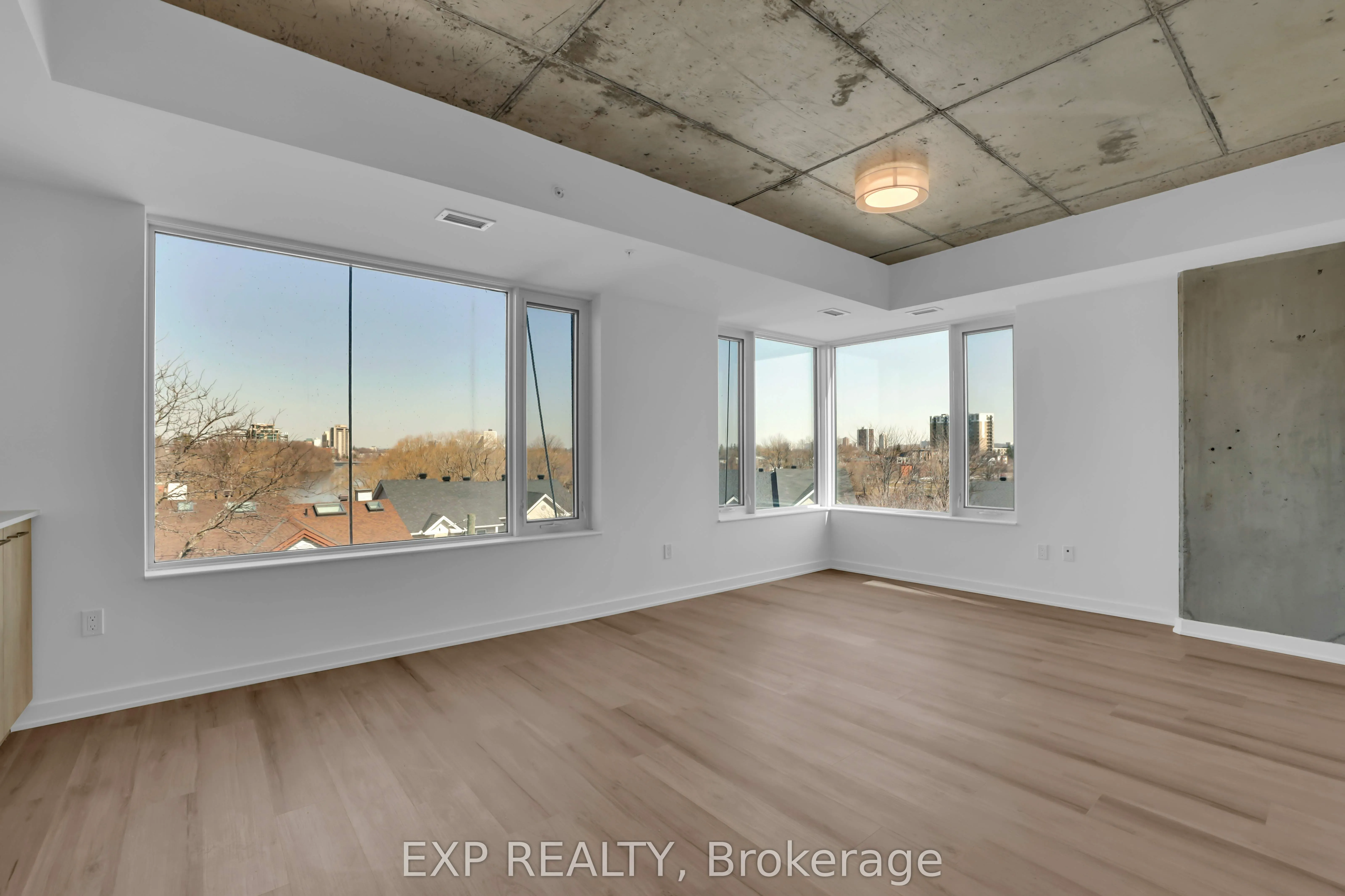 36 Robinson Avenue, #812