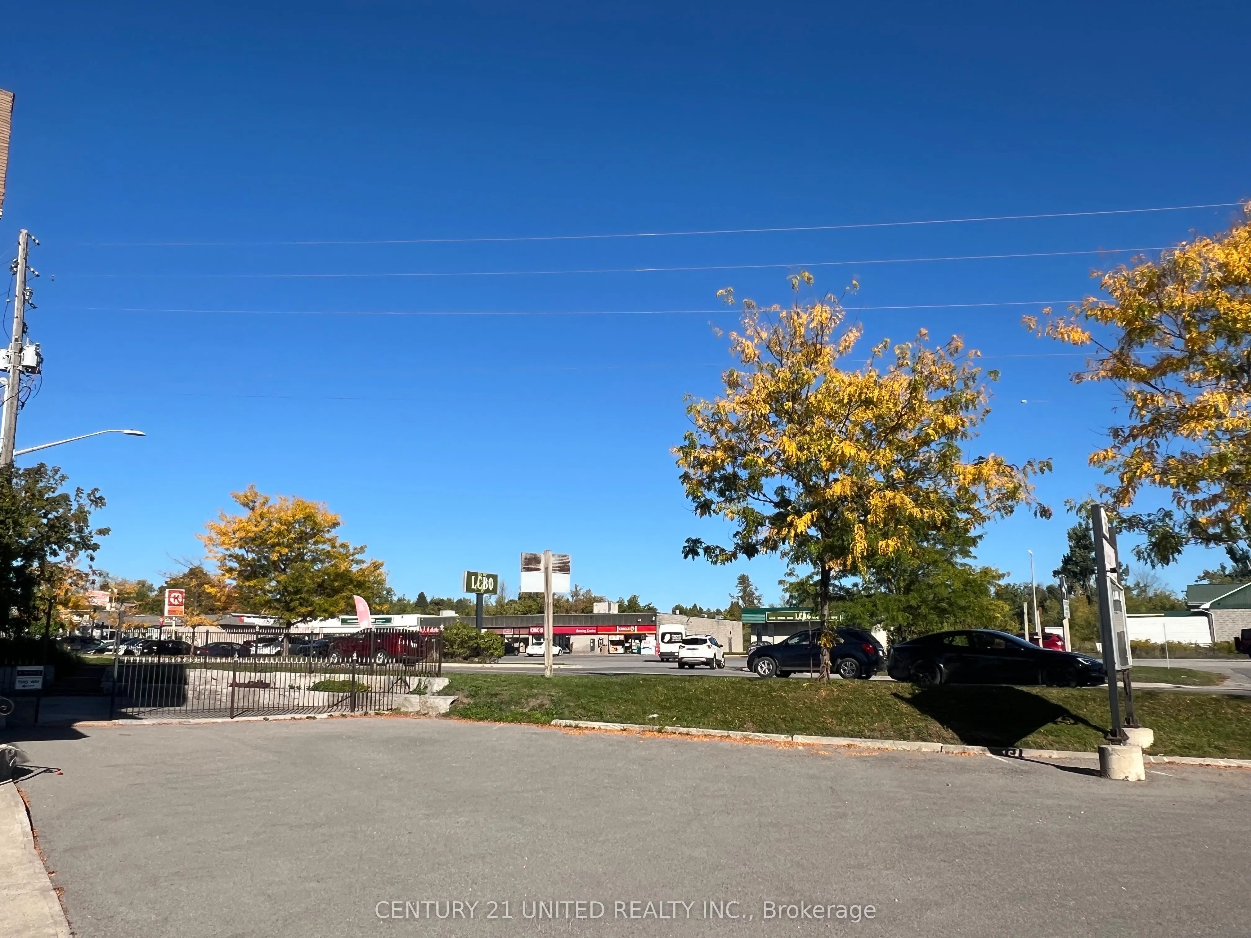 858 Ward Street, #UPPER