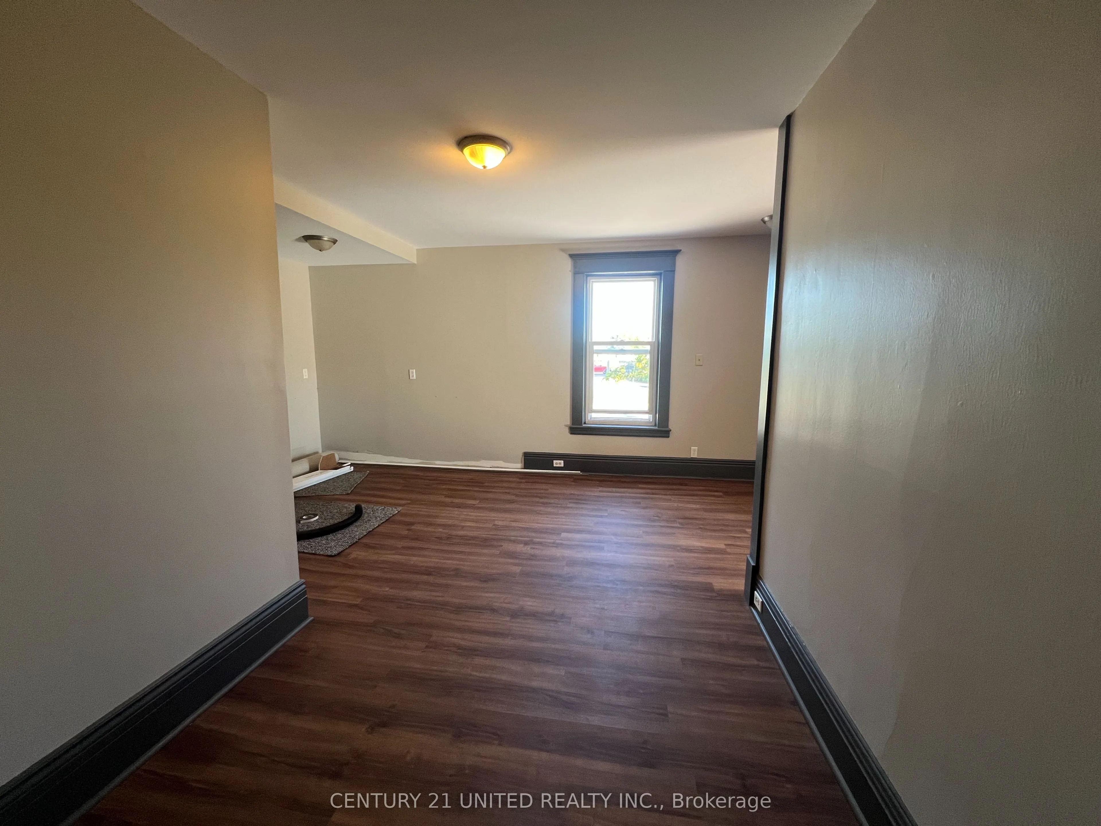 858 Ward Street, #UPPER
