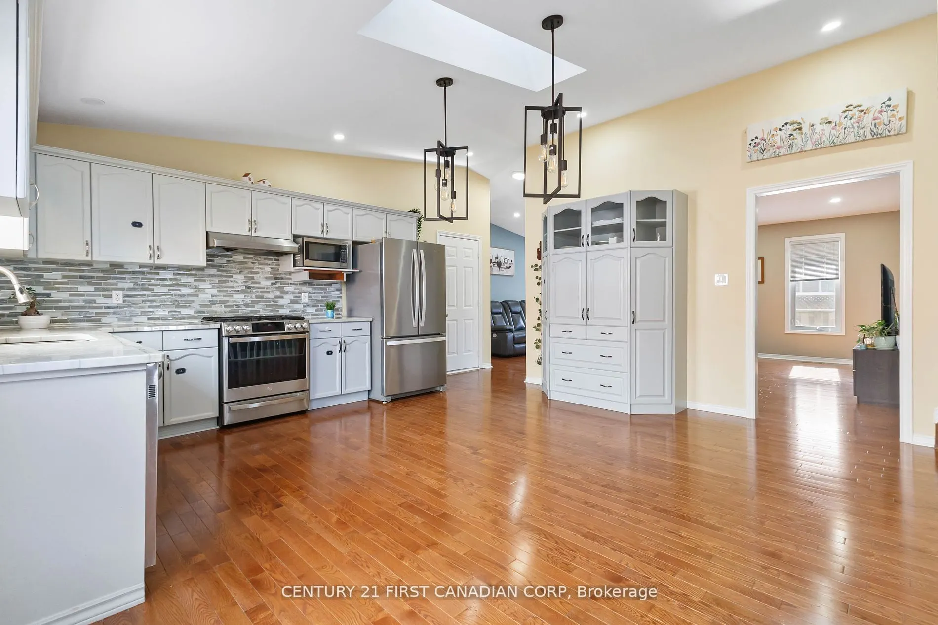 256 WHITE SANDS Drive