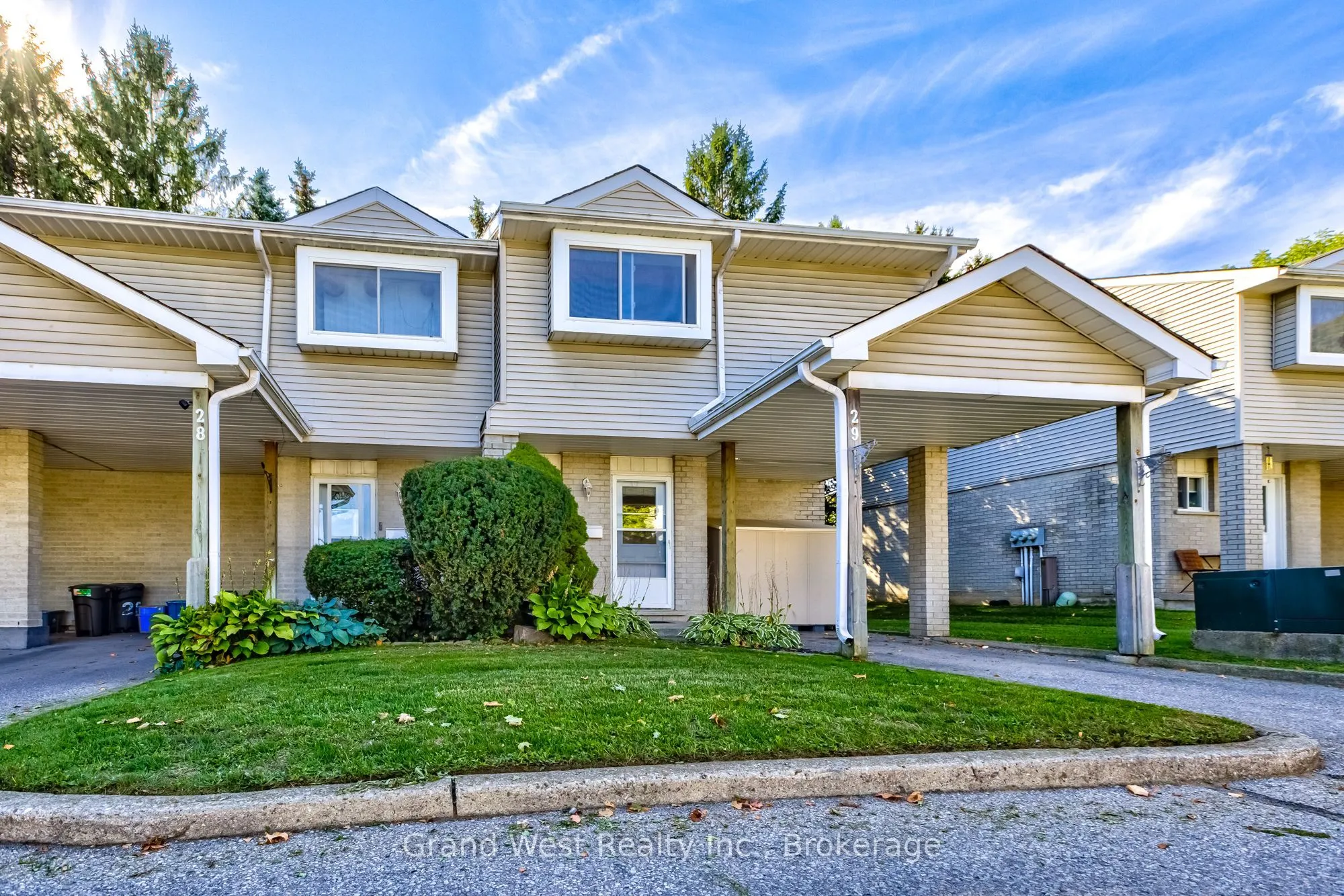 125 Sekura Crescent, #29
