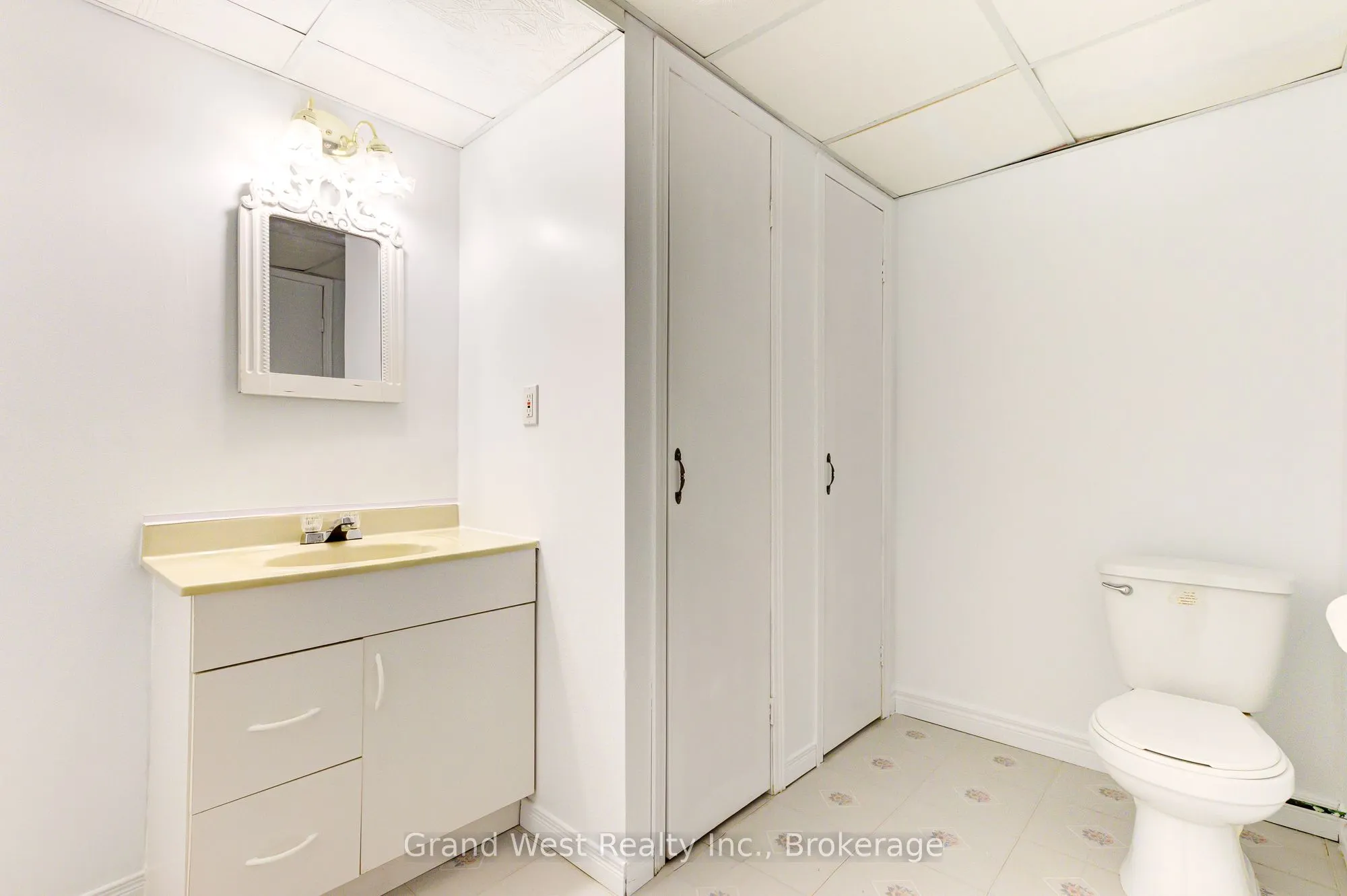 125 Sekura Crescent, #29