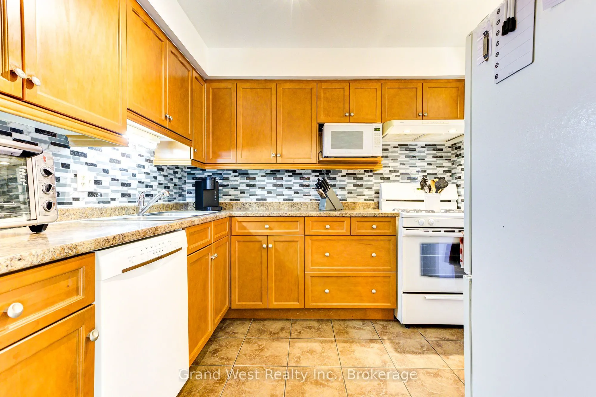 125 Sekura Crescent, #29