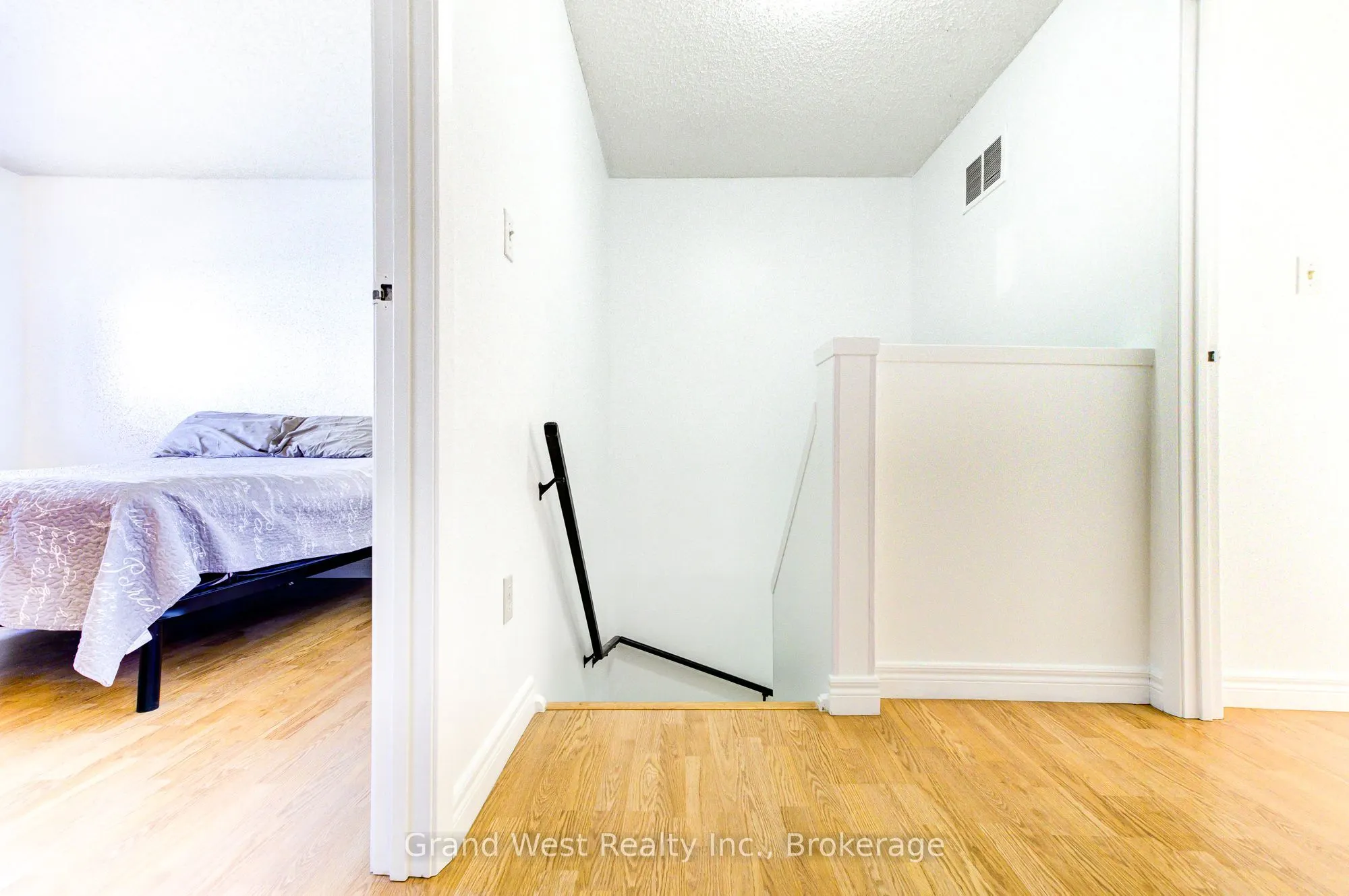 125 Sekura Crescent, #29