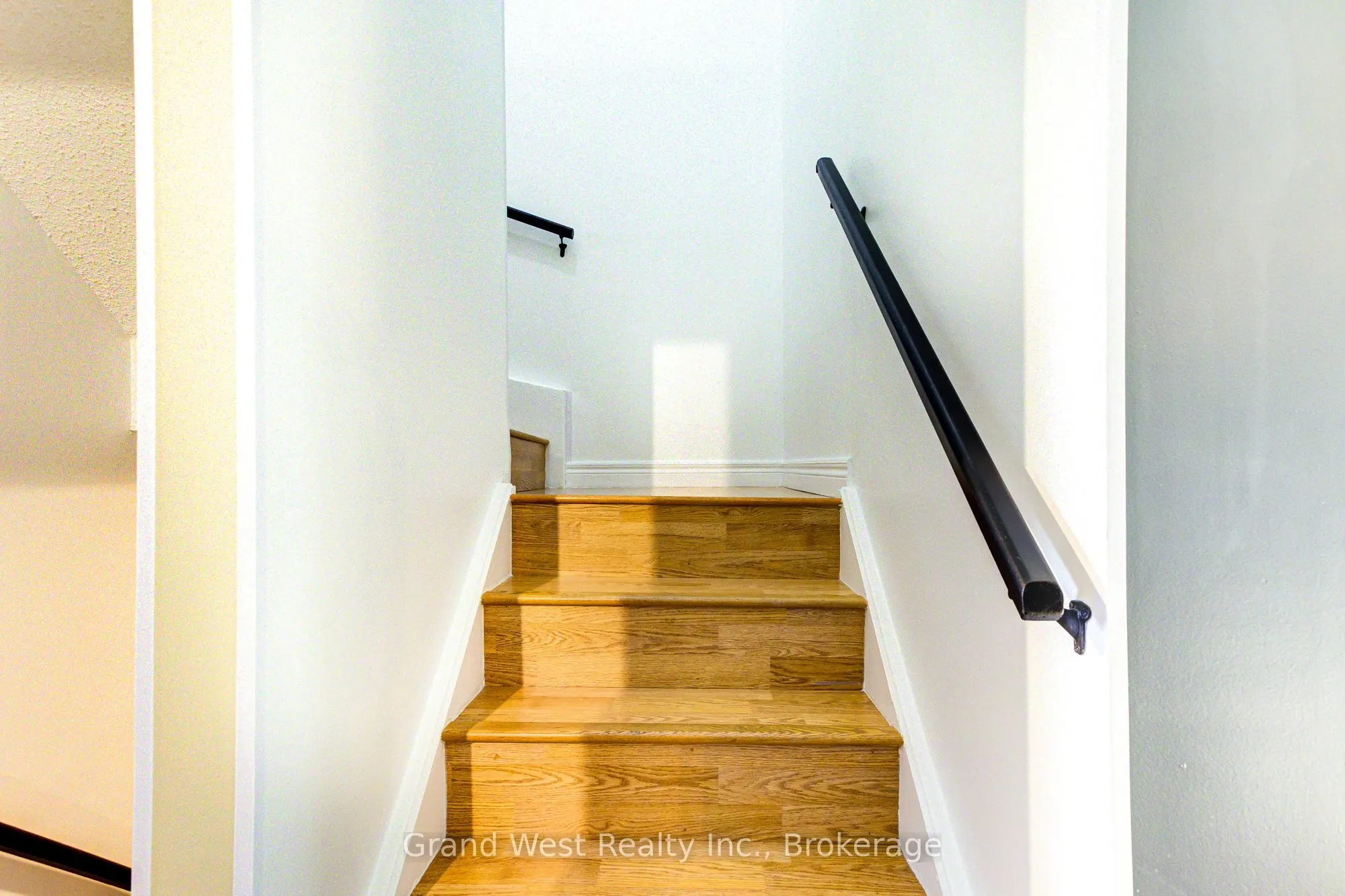 125 Sekura Crescent, #29