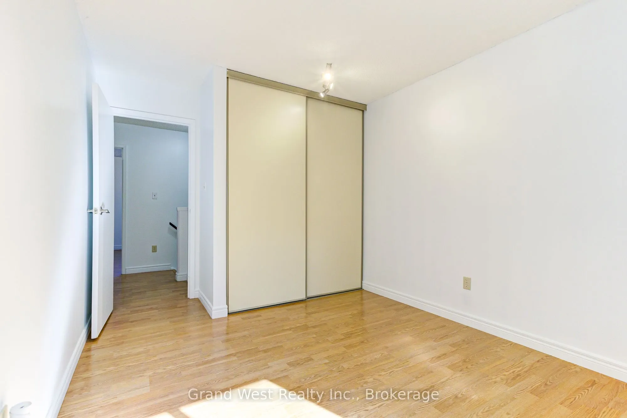 125 Sekura Crescent, #29