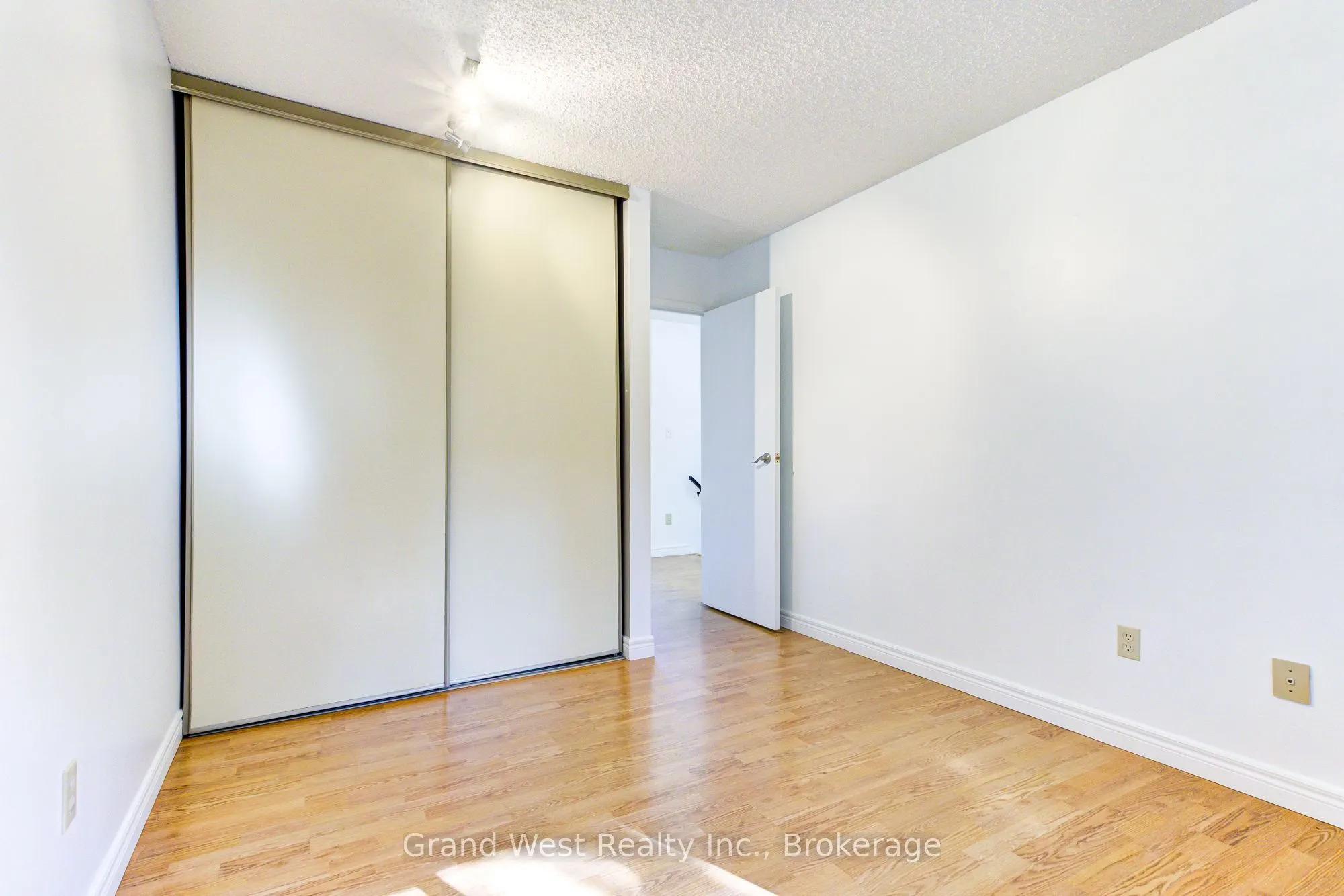 125 Sekura Crescent, #29