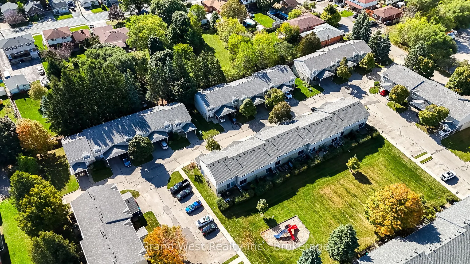 125 Sekura Crescent, #29