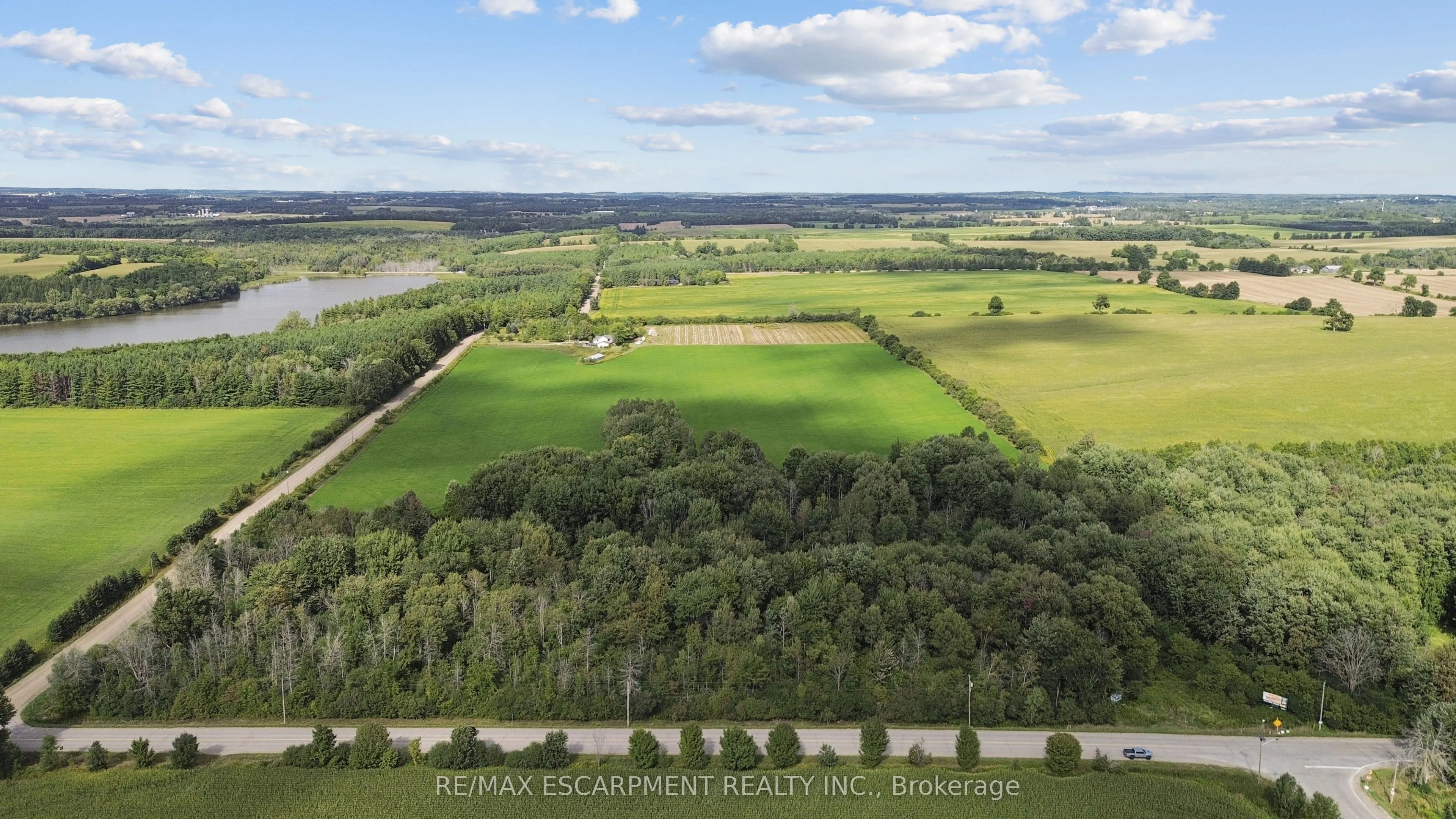 8033 Sideroad 10