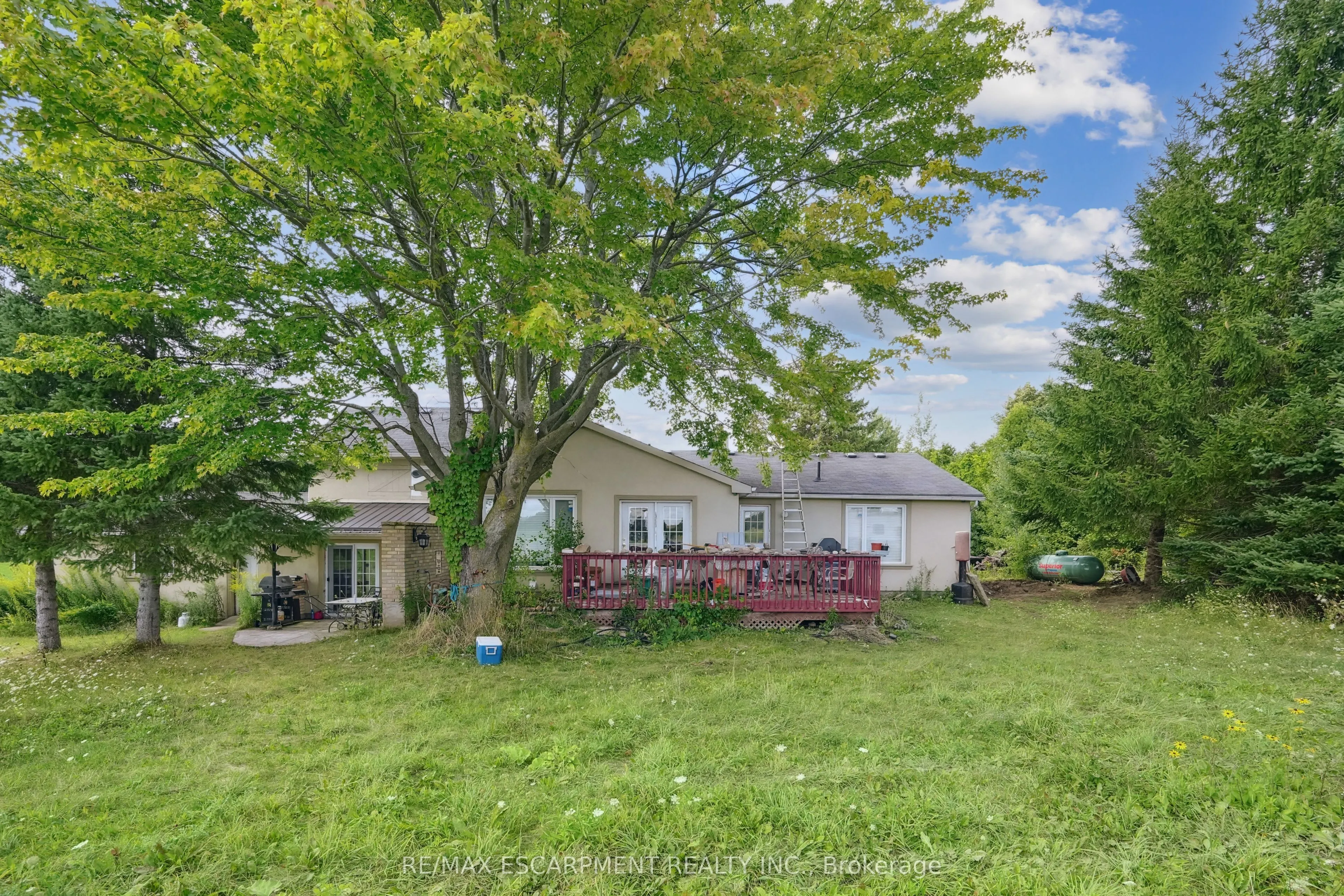 8033 Sideroad 10