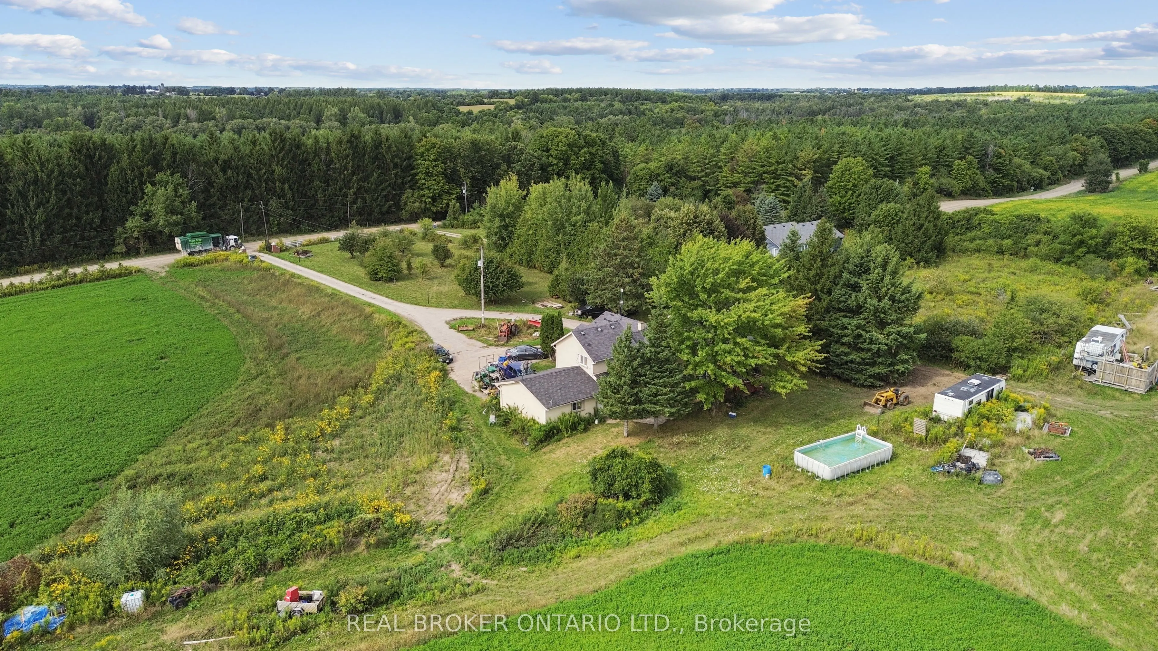 8033 Sideroad 10