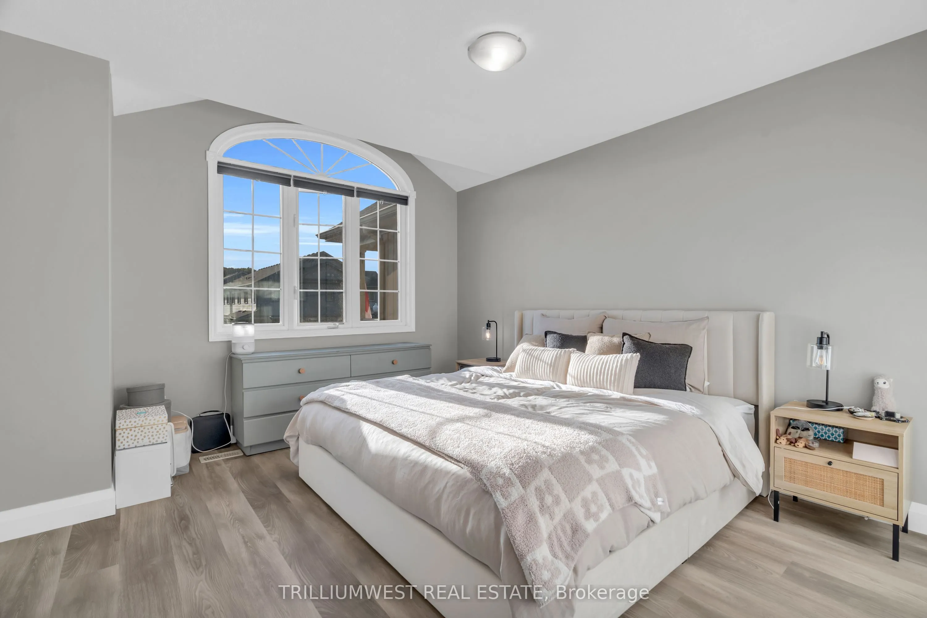 49 Meadowridge Street