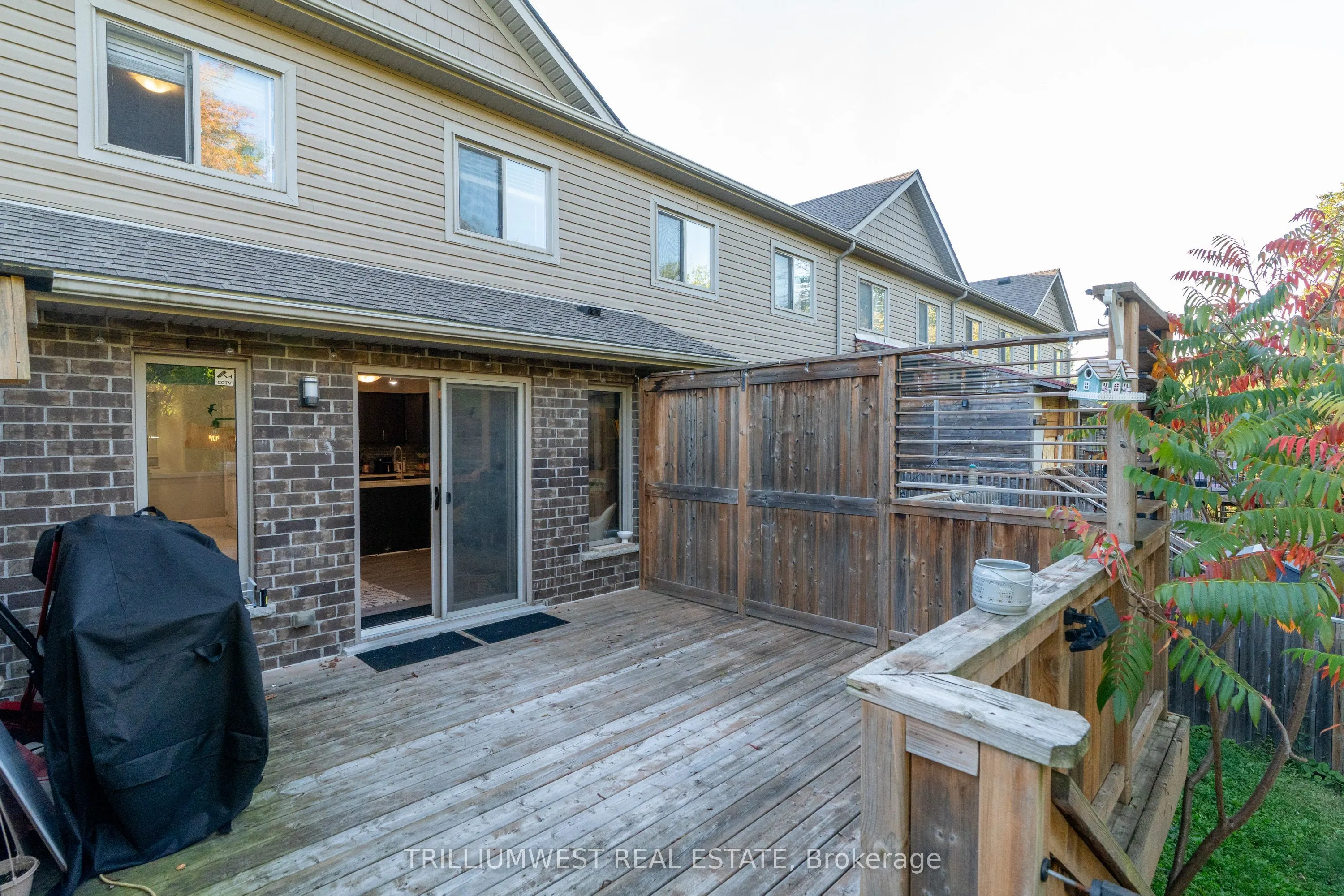 49 Meadowridge Street