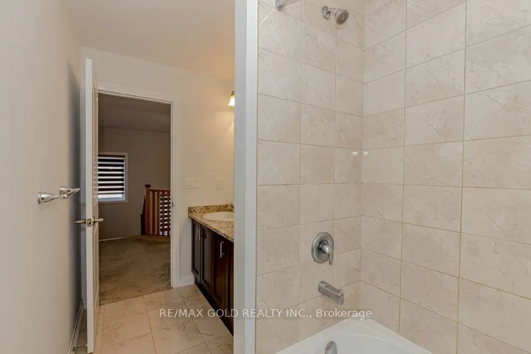 164 Silverwood Crescent
