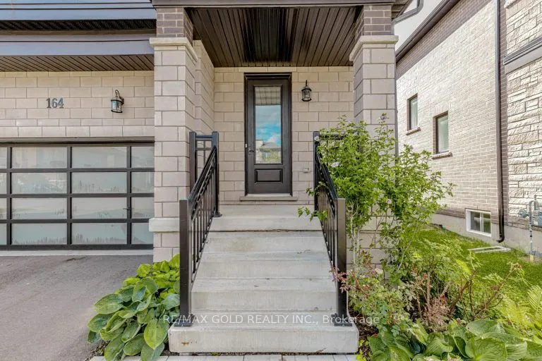 164 Silverwood Crescent