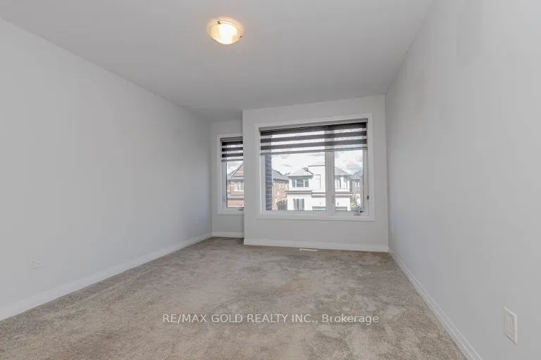164 Silverwood Crescent
