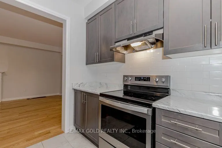 164 Silverwood Crescent