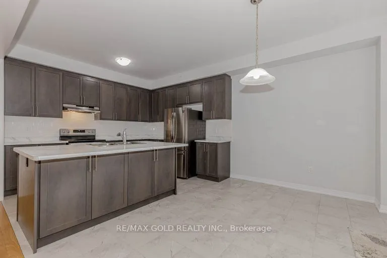 164 Silverwood Crescent