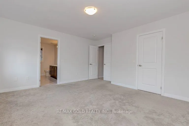 164 Silverwood Crescent