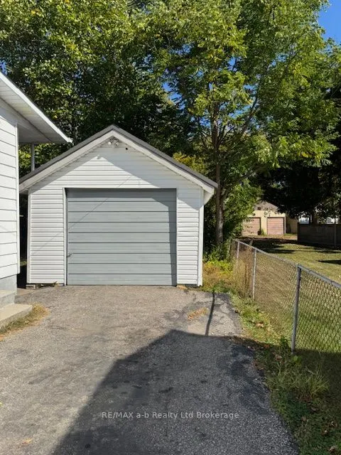 192 Rolph Street