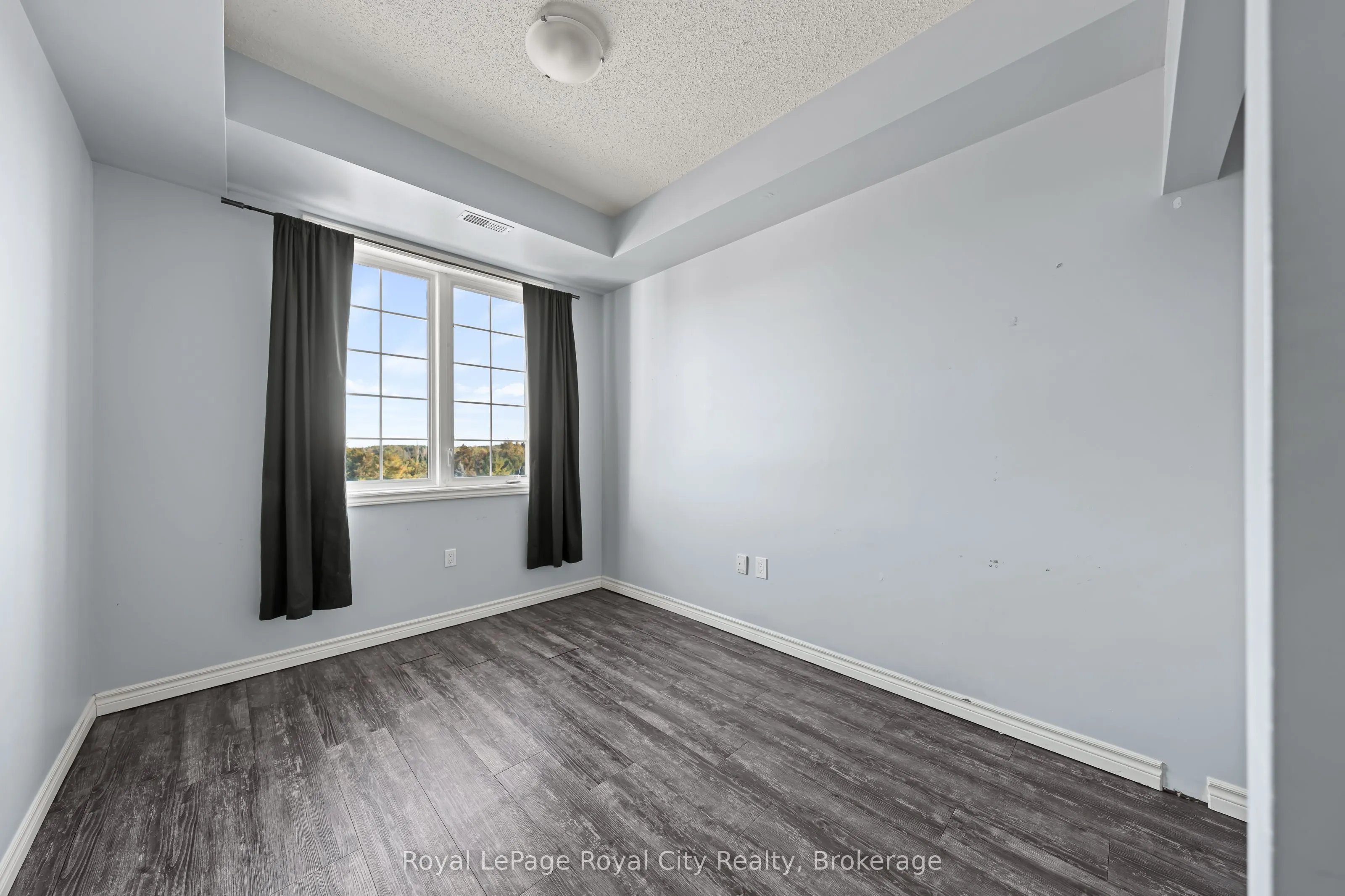 1077 Gordon Street S, #417