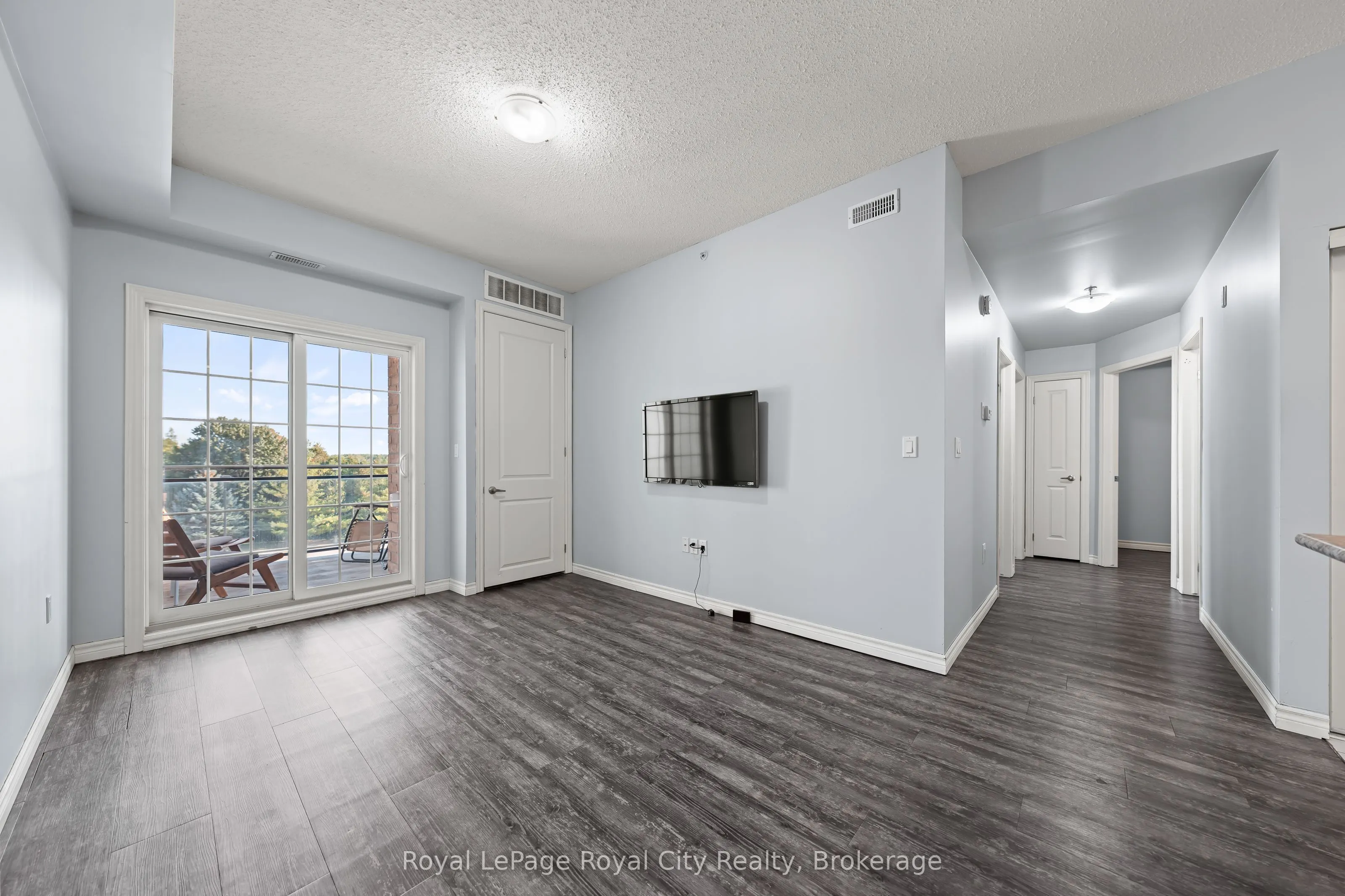1077 Gordon Street S, #417