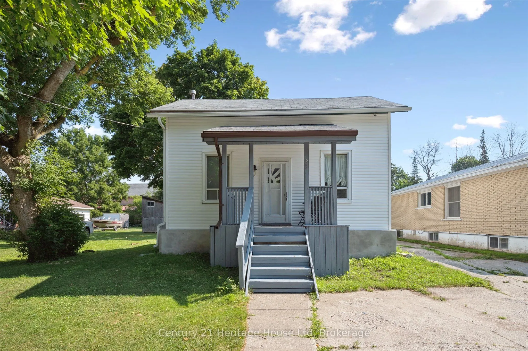 230 Egremont Street S