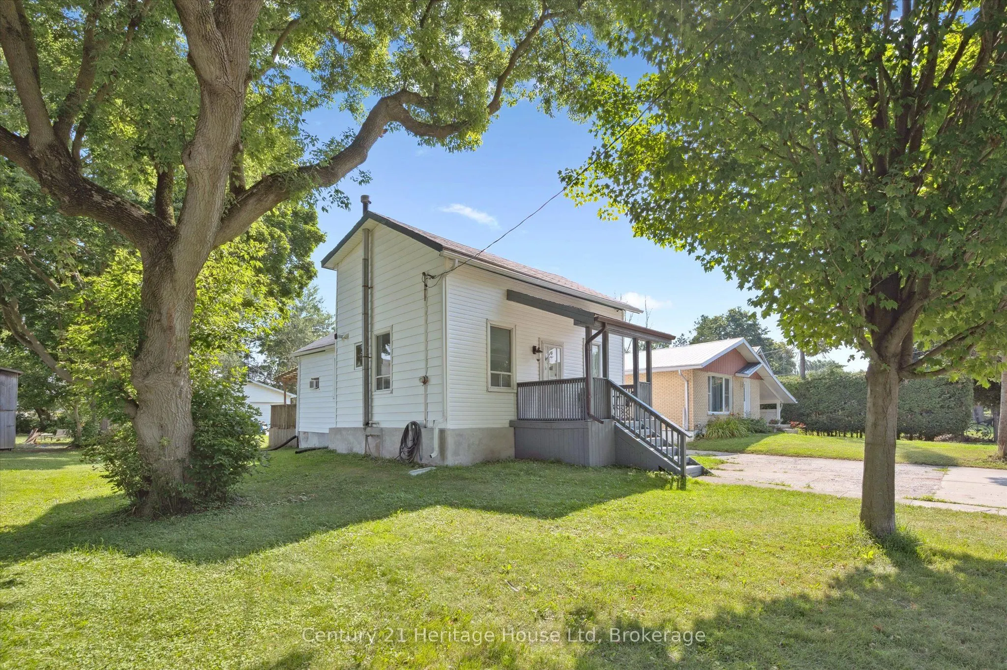230 Egremont Street S